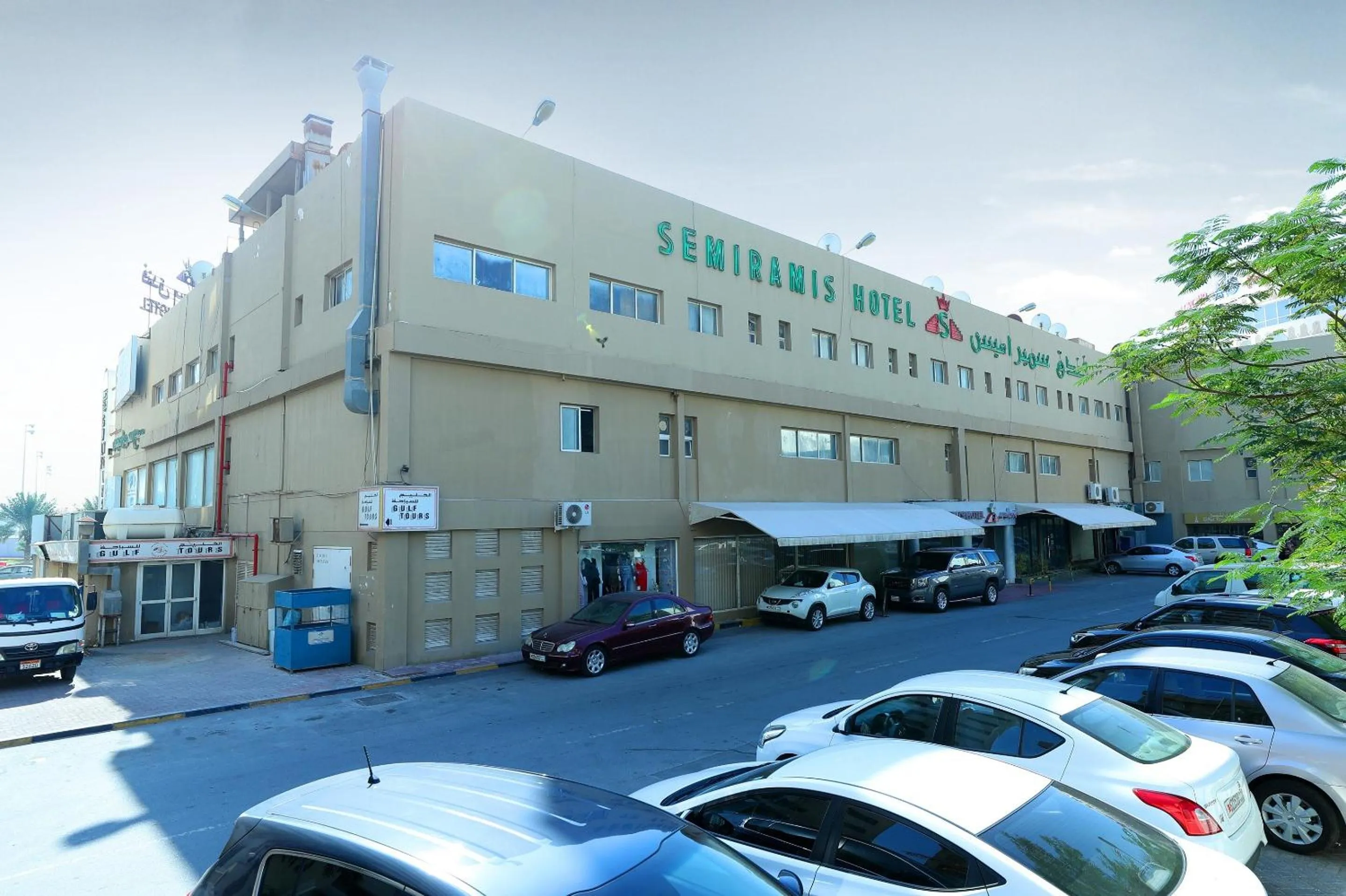 Facade/entrance in OYO 112 Semiramis Hotel