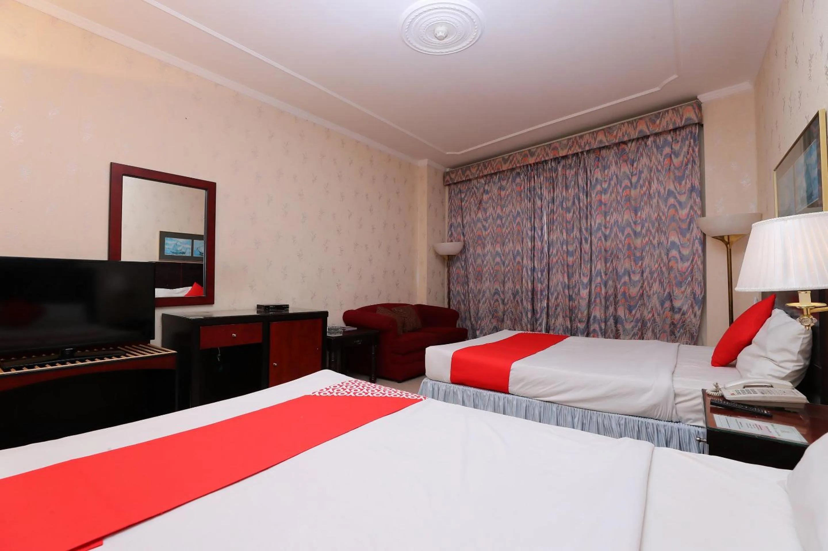 Bedroom, Bed in OYO 112 Semiramis Hotel