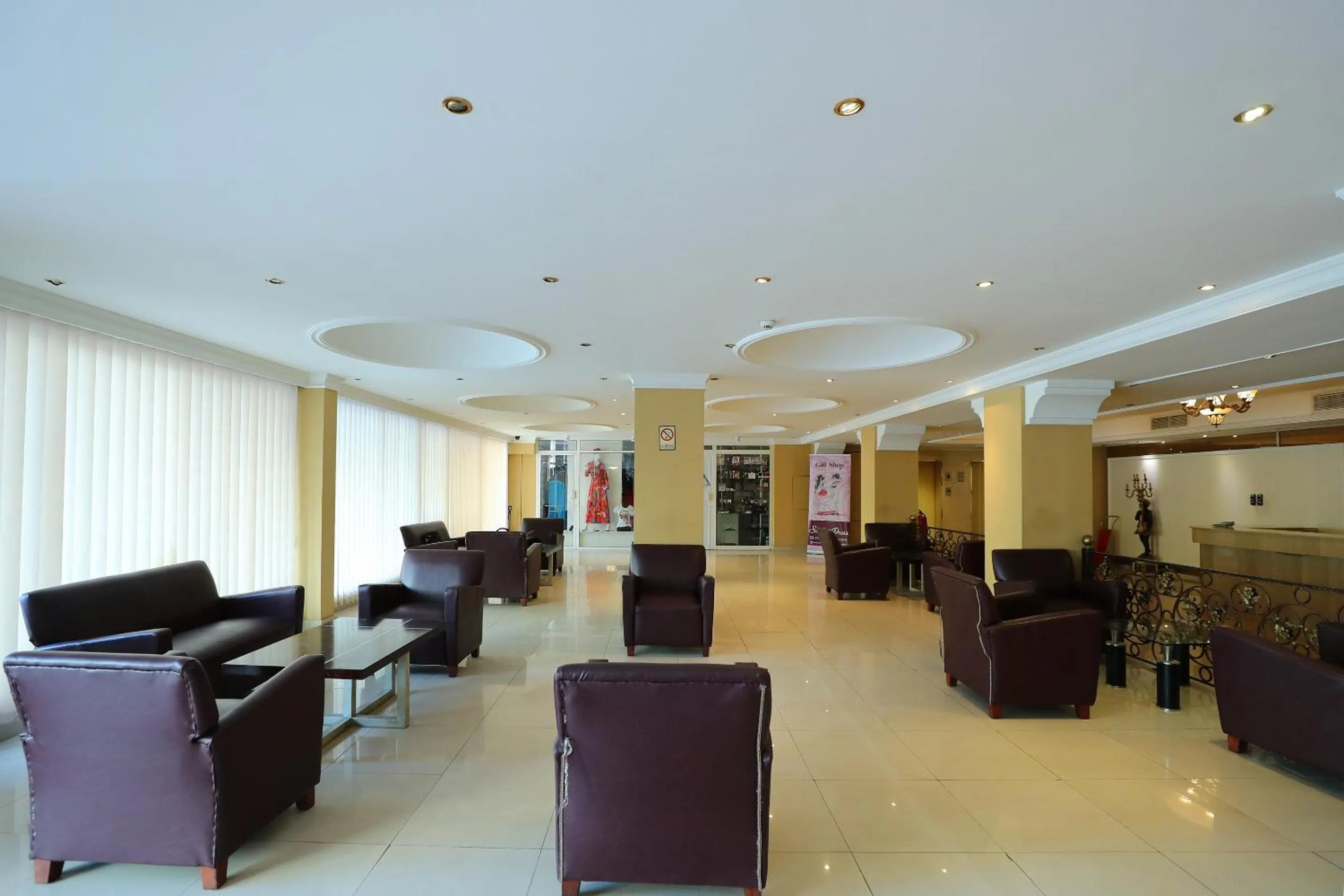 Lobby or reception in OYO 112 Semiramis Hotel