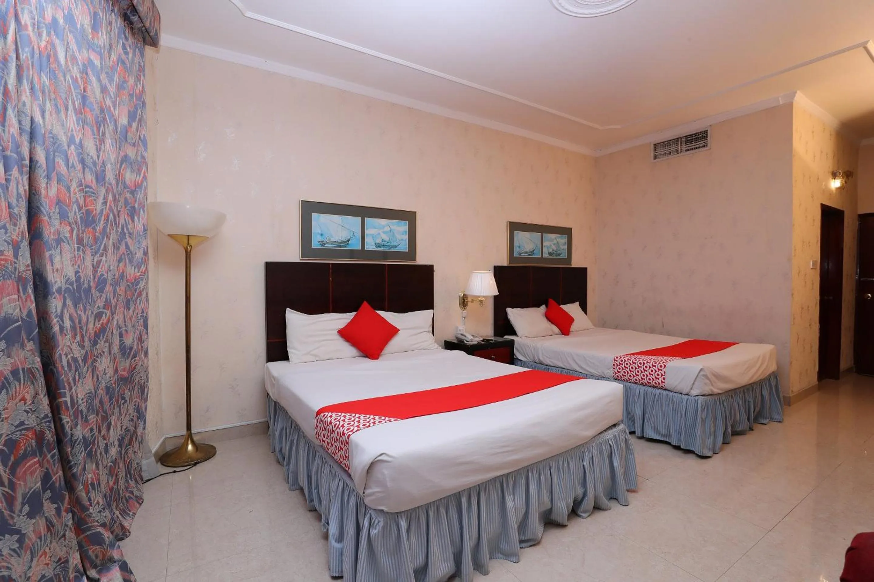 Bedroom, Bed in OYO 112 Semiramis Hotel