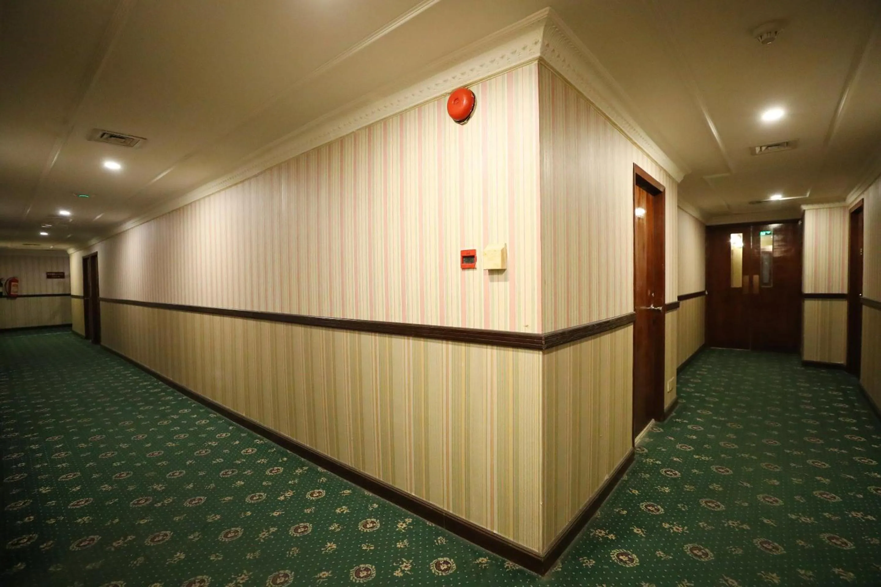 Lobby or reception in OYO 112 Semiramis Hotel