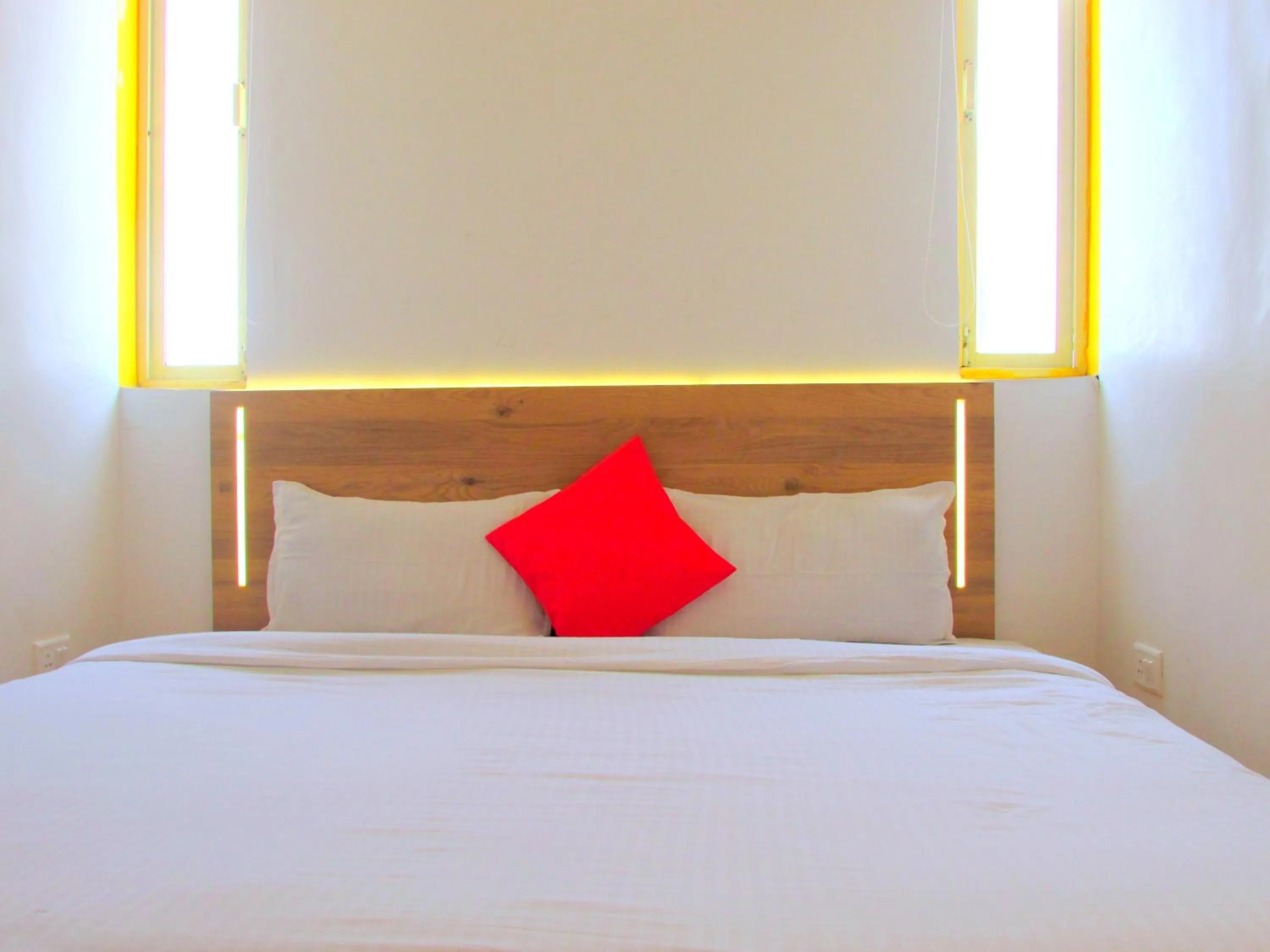 Photo of the whole room, Bed in Stayinn Nest