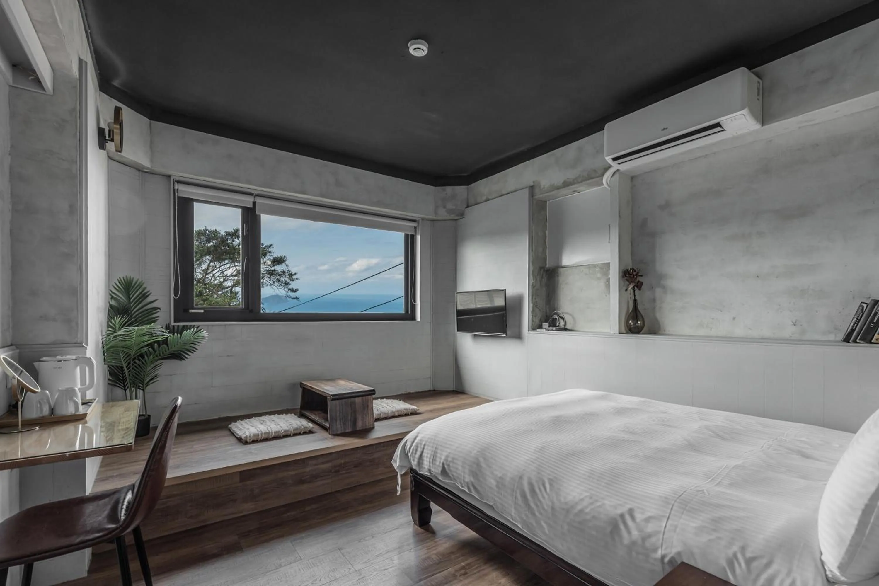 Photo of the whole room, Bed in Jiufen The Ocean Theory