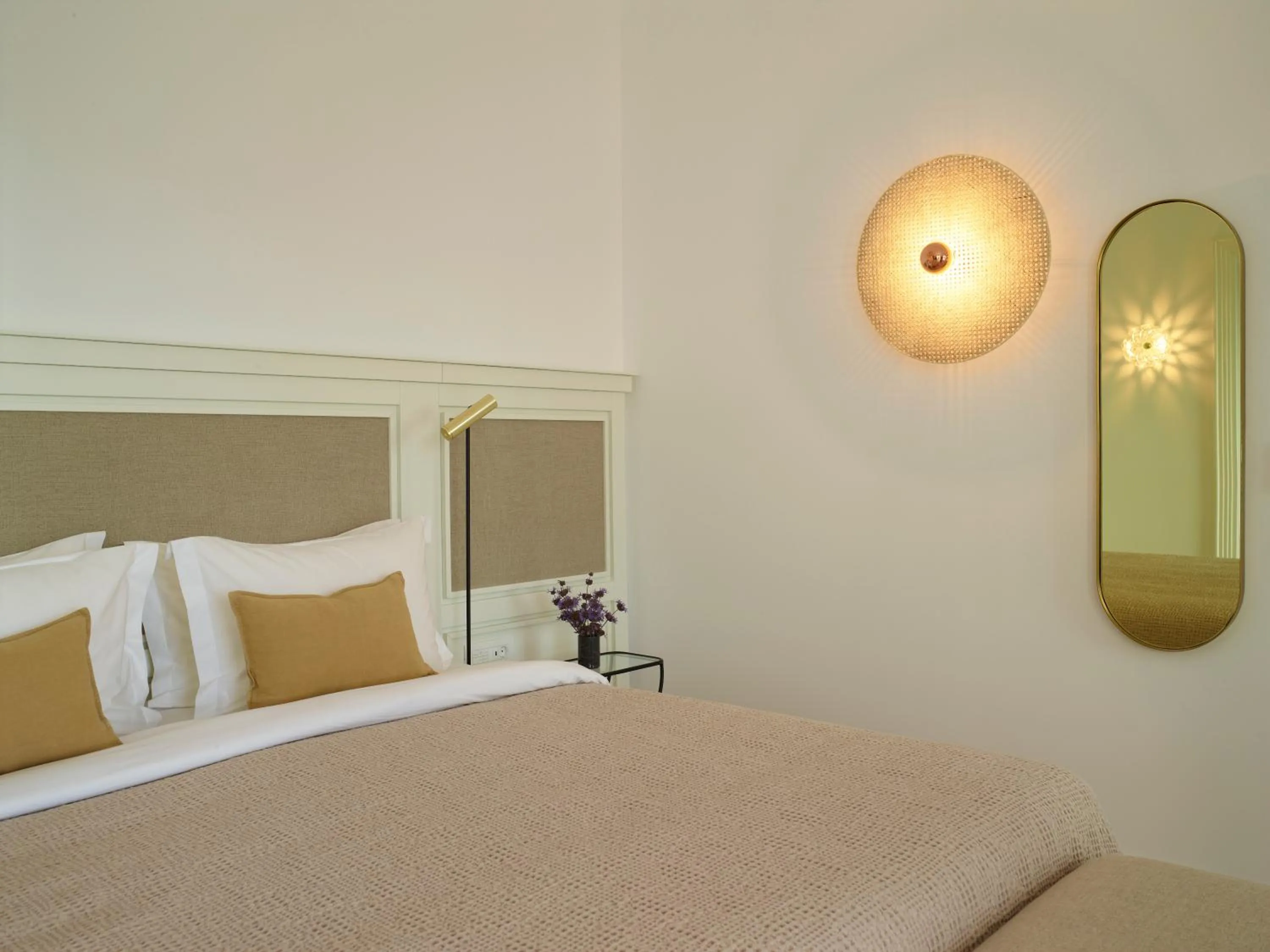 Bedroom, Bed in Bonzoe Suites & Villas