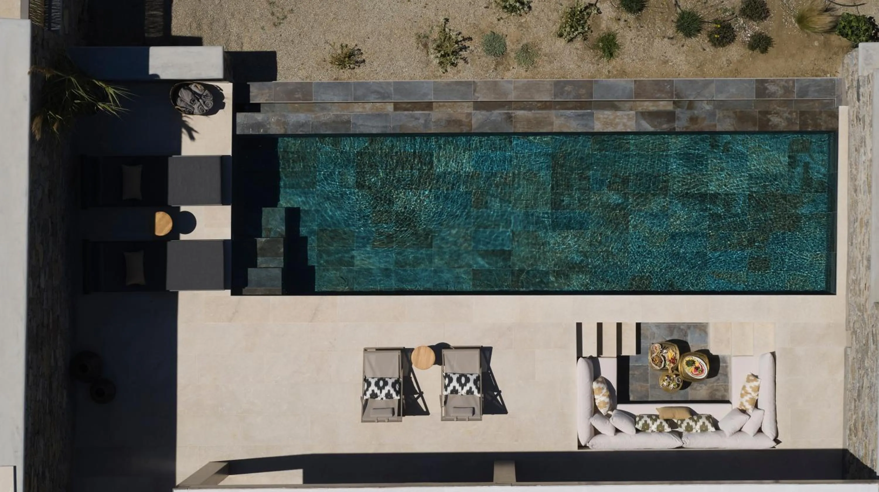 Garden in Bonzoe Suites & Villas