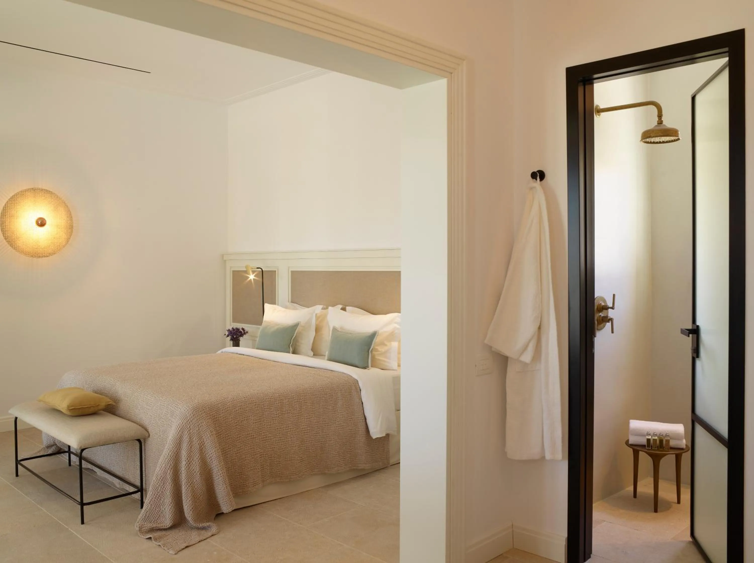 Bedroom, Bed in Bonzoe Suites & Villas