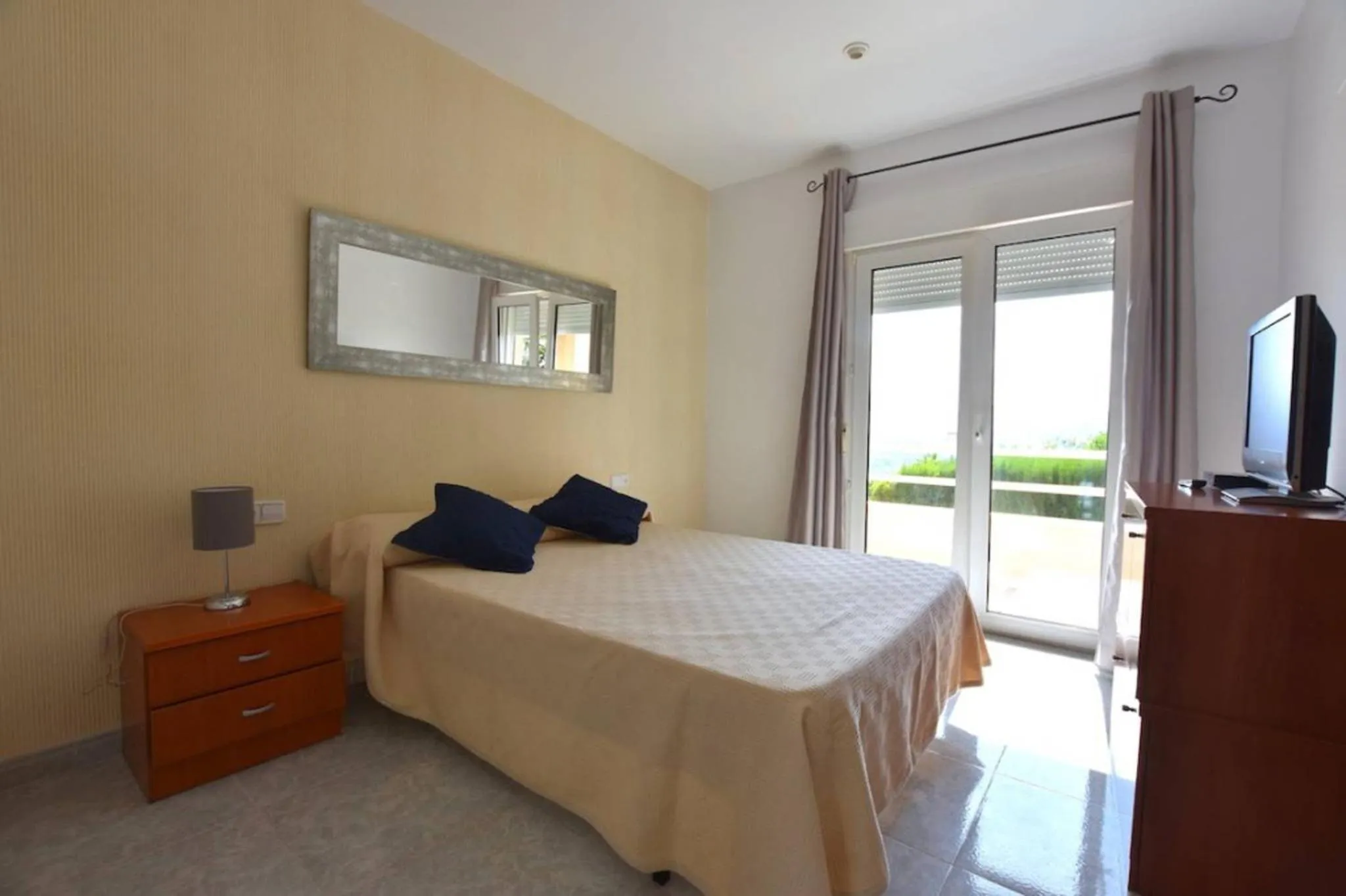 Bed in Torreta Of Gormaig, House with swimming pool