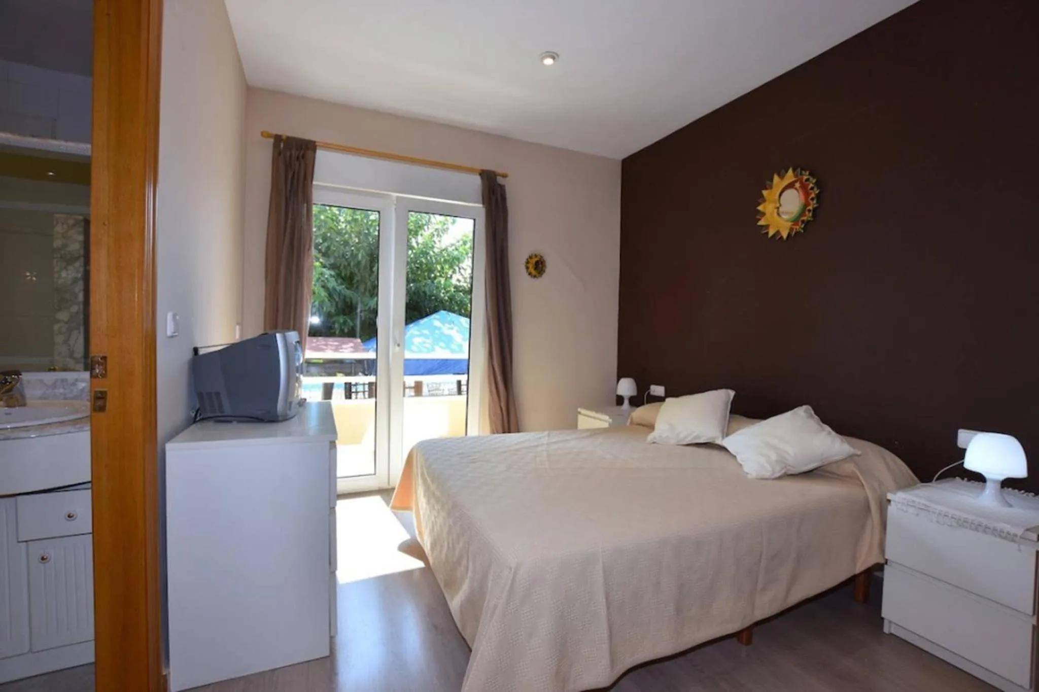 Bedroom, Bed in Torreta Of Gormaig, House with swimming pool