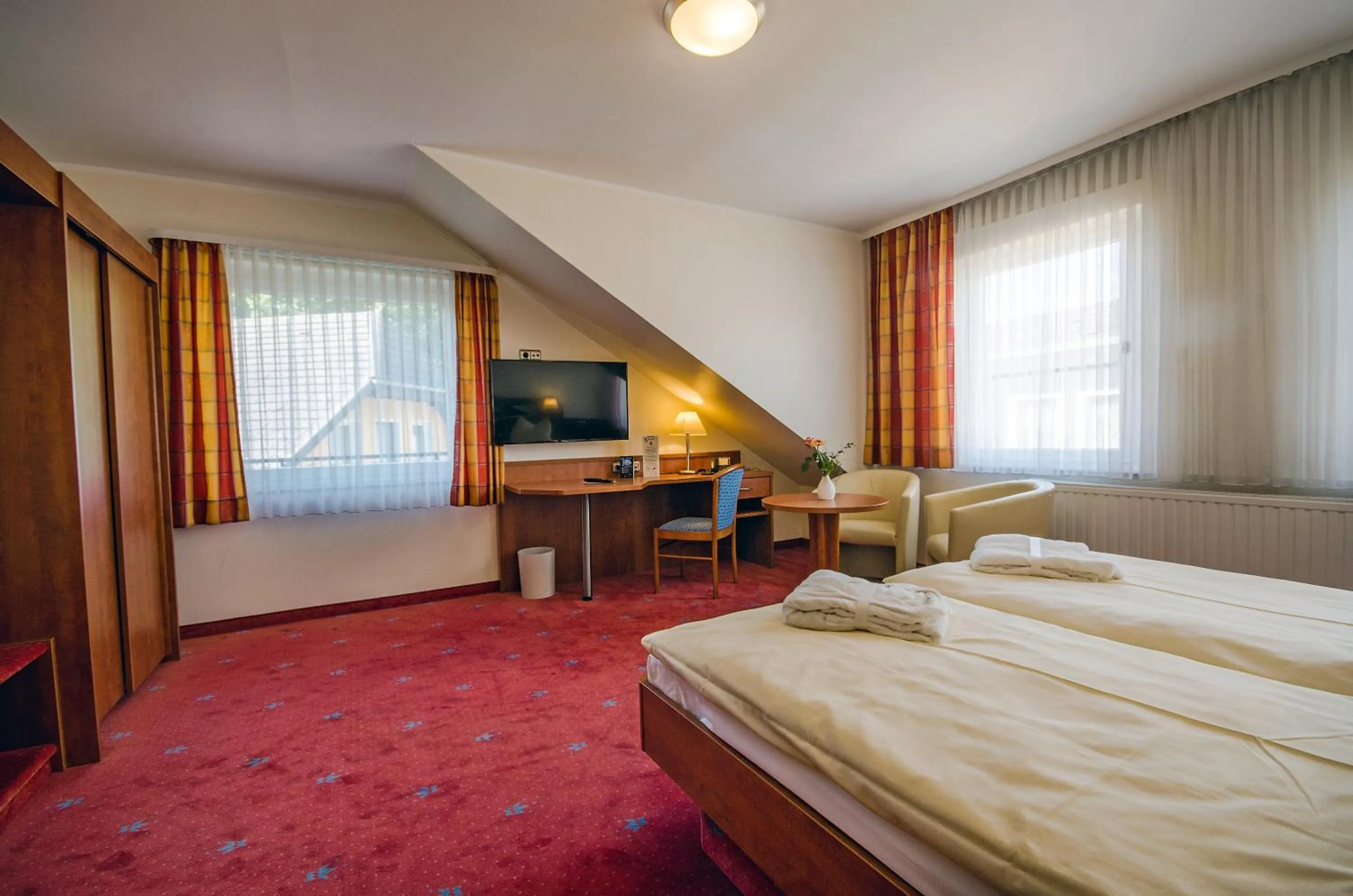 Photo of the whole room, Bed in AVALON Hotelpark Königshof