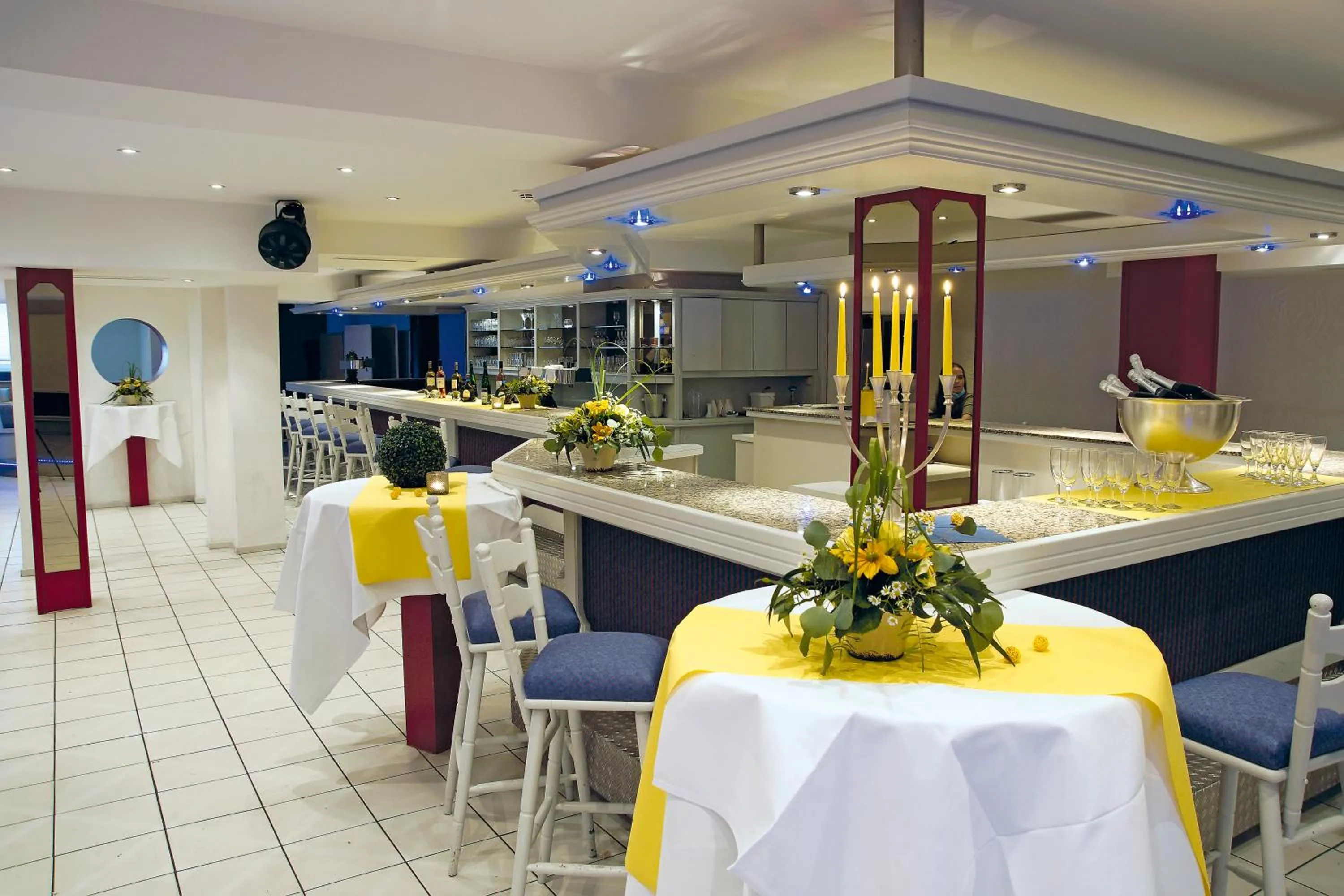 Lounge or bar in AVALON Hotelpark Königshof