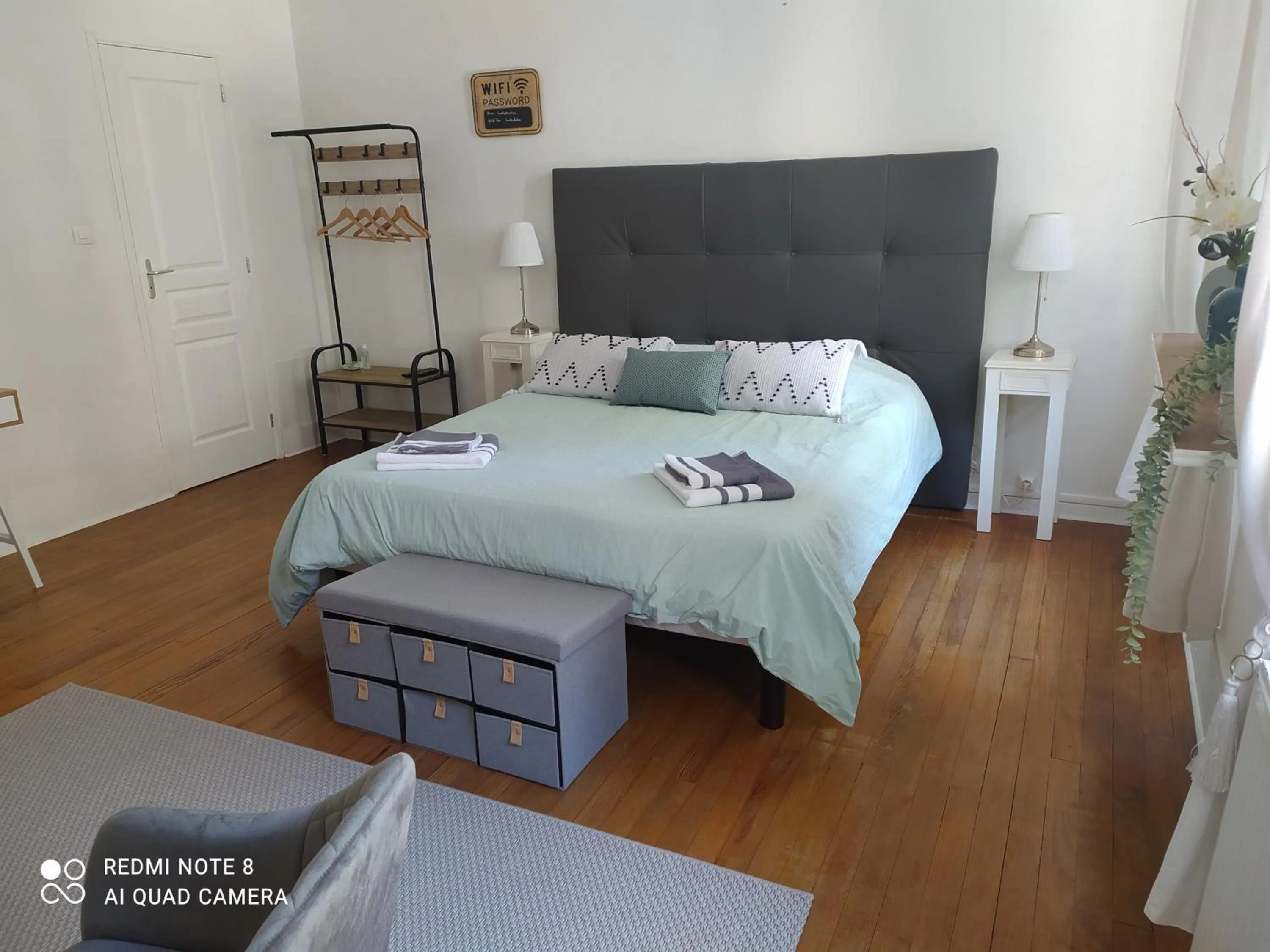 Bedroom, Bed in Couette et Tartine