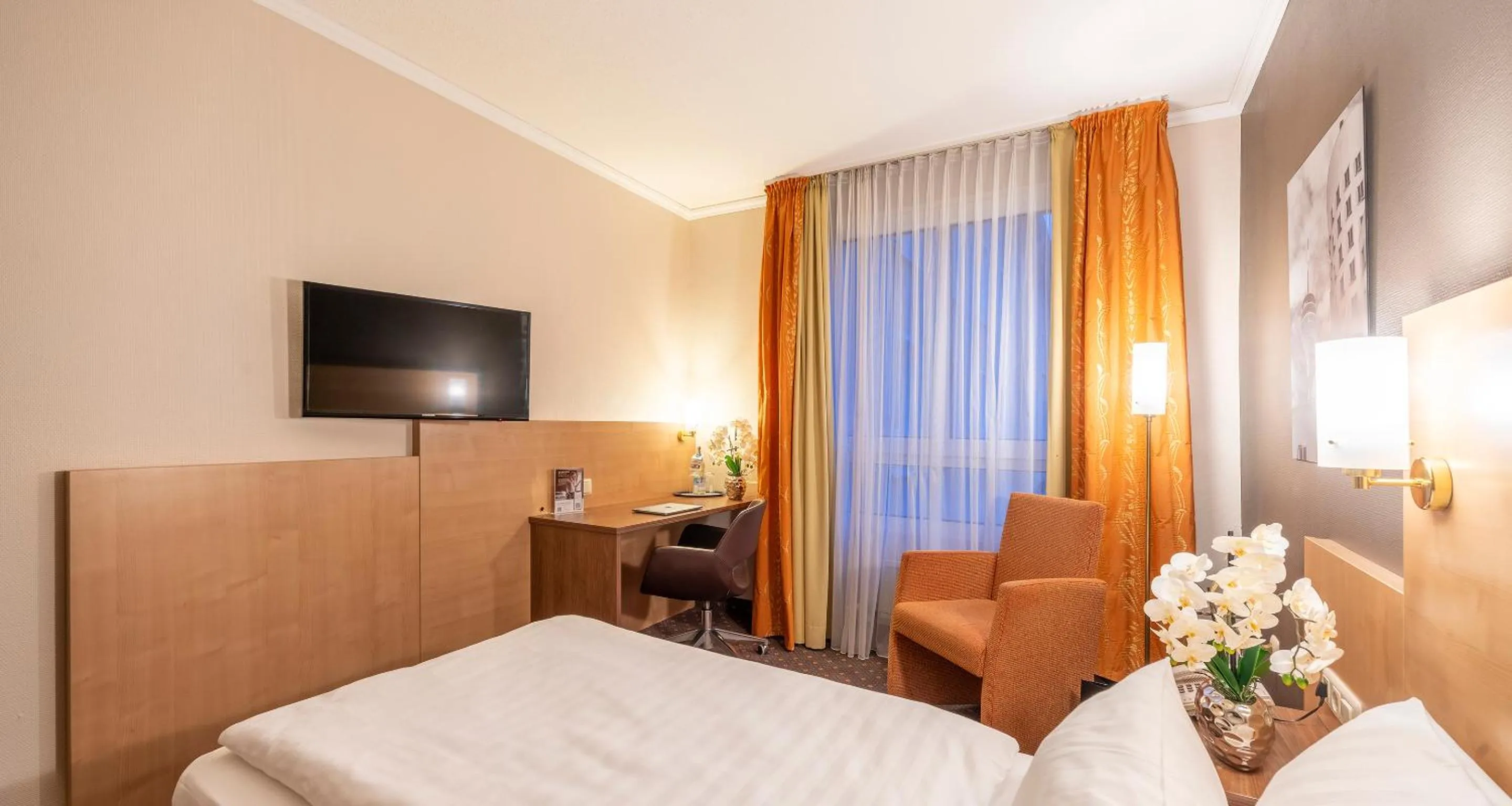 TV and multimedia, Bed in Sure Hotel by Best Western Hilden-Düsseldorf