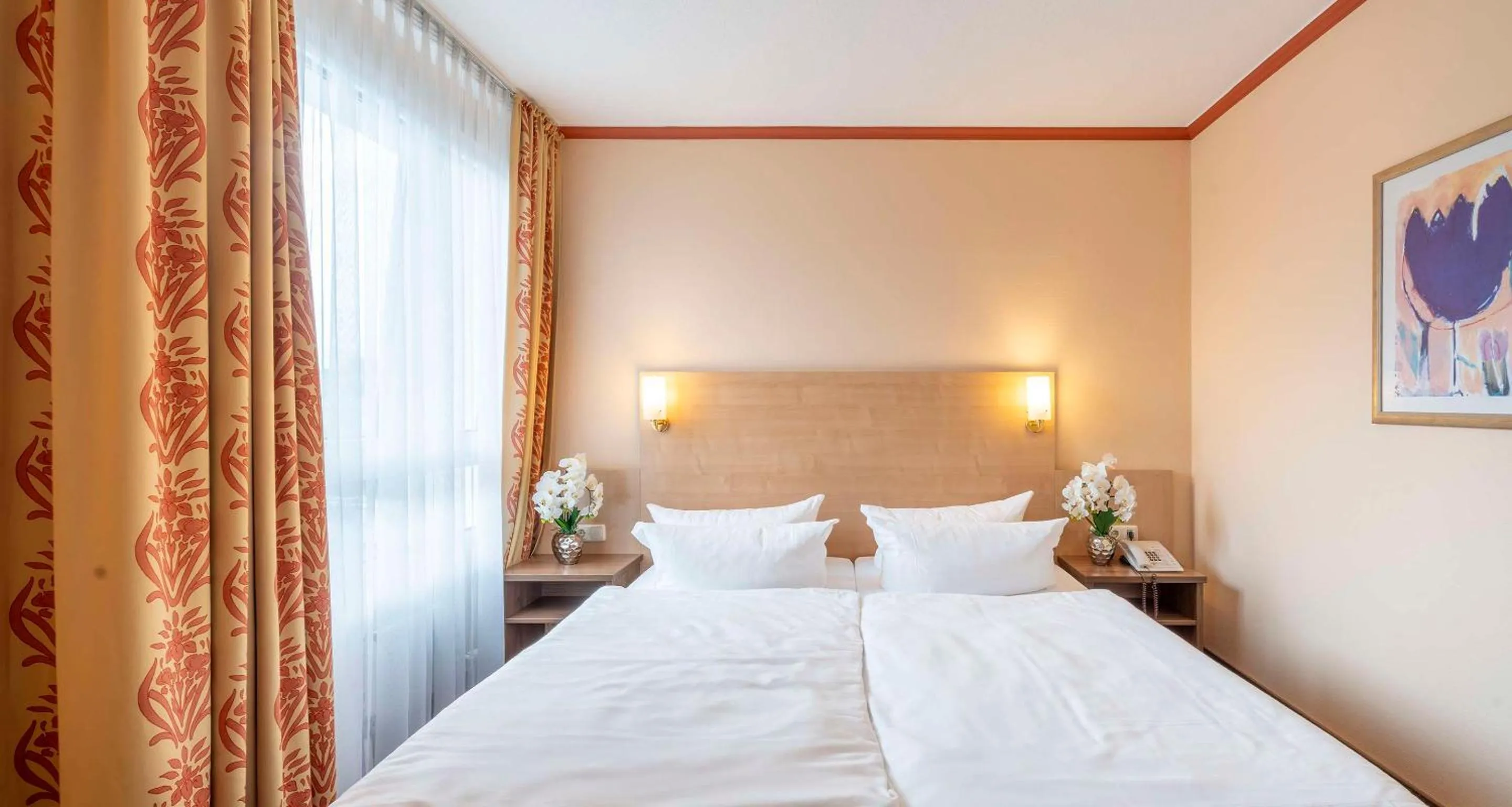 Photo of the whole room, Bed in Sure Hotel by Best Western Hilden-Düsseldorf