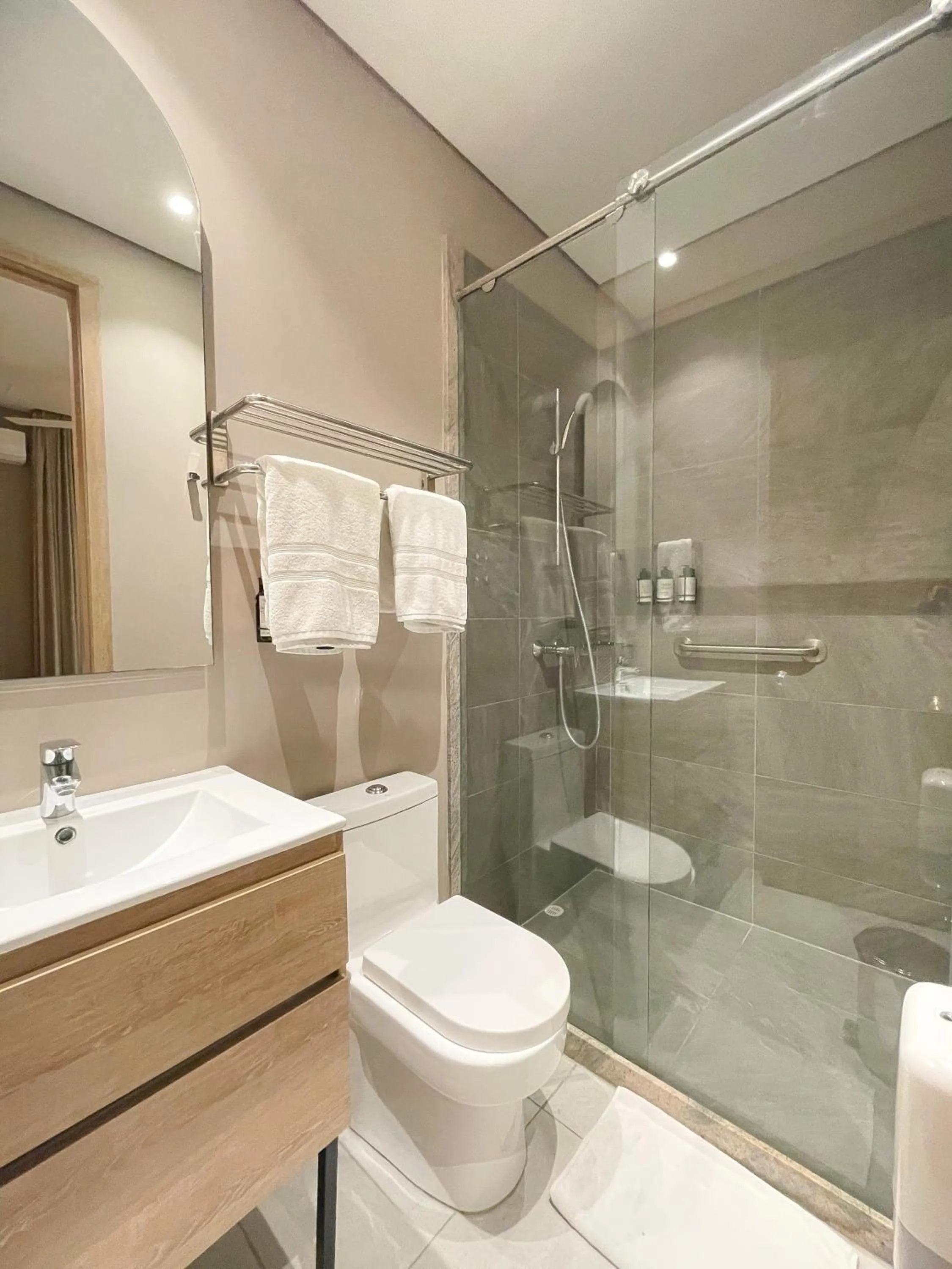 Bathroom in FR Hotel