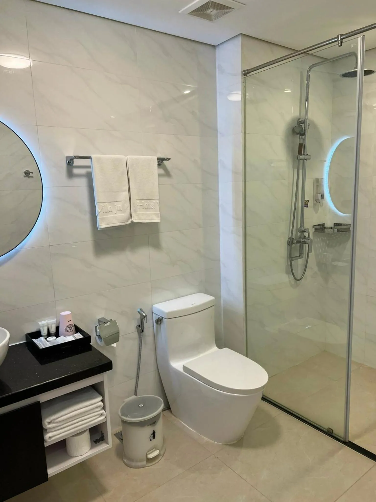 Shower in Hotel Villa Ju