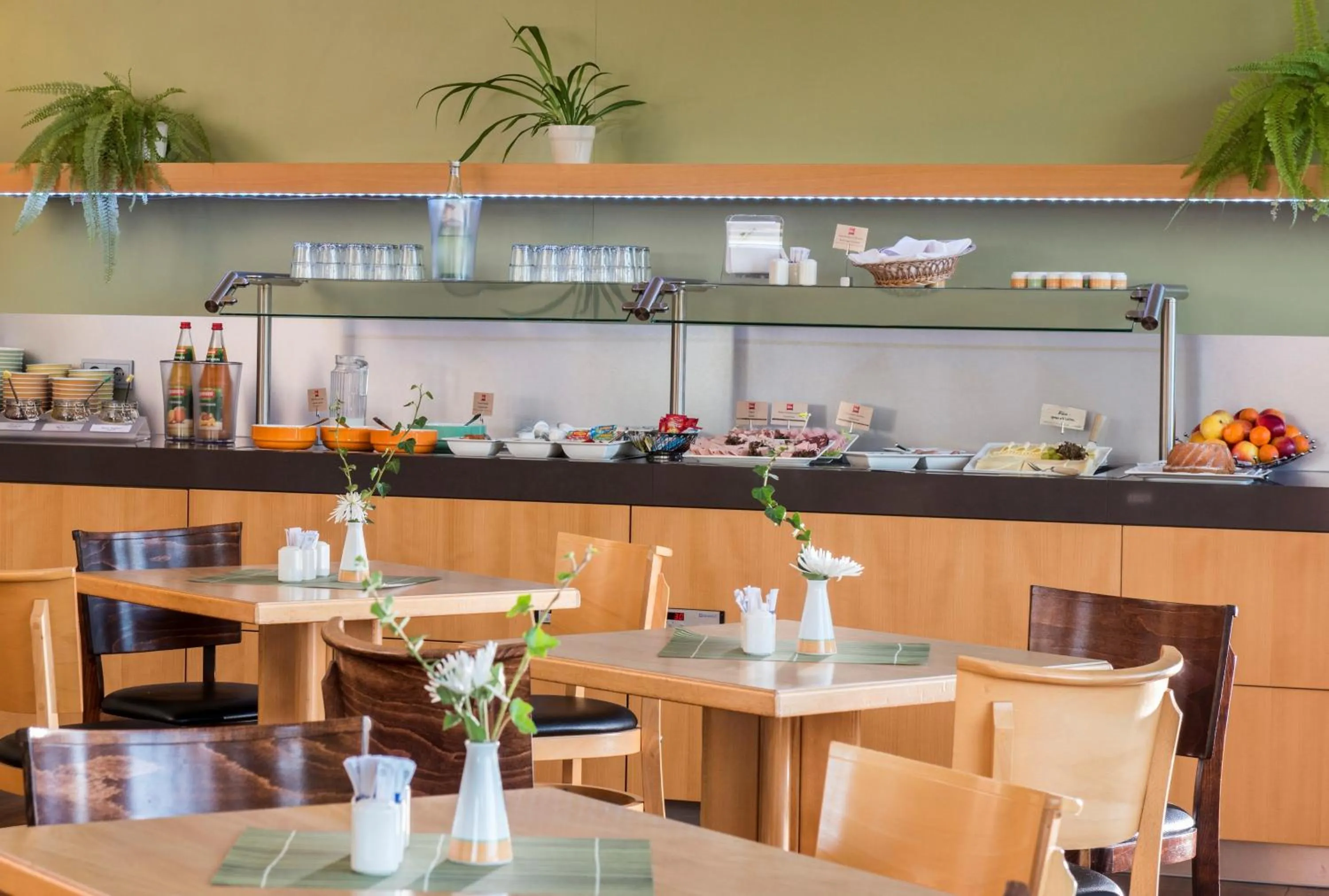 Restaurant/places to eat in ibis Hotel Eisenach