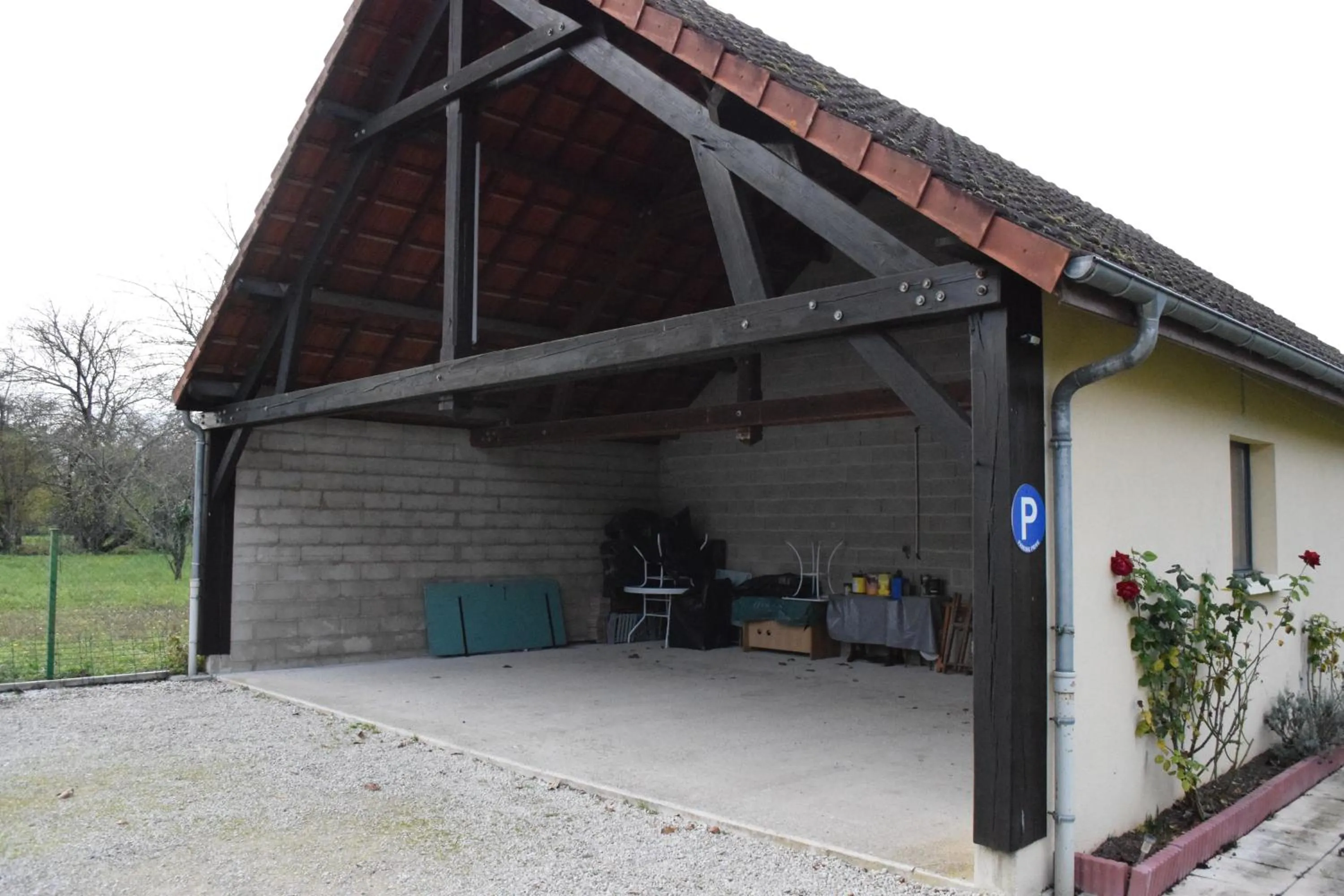 Parking in Chambres d'hôtes Le Clos Poli