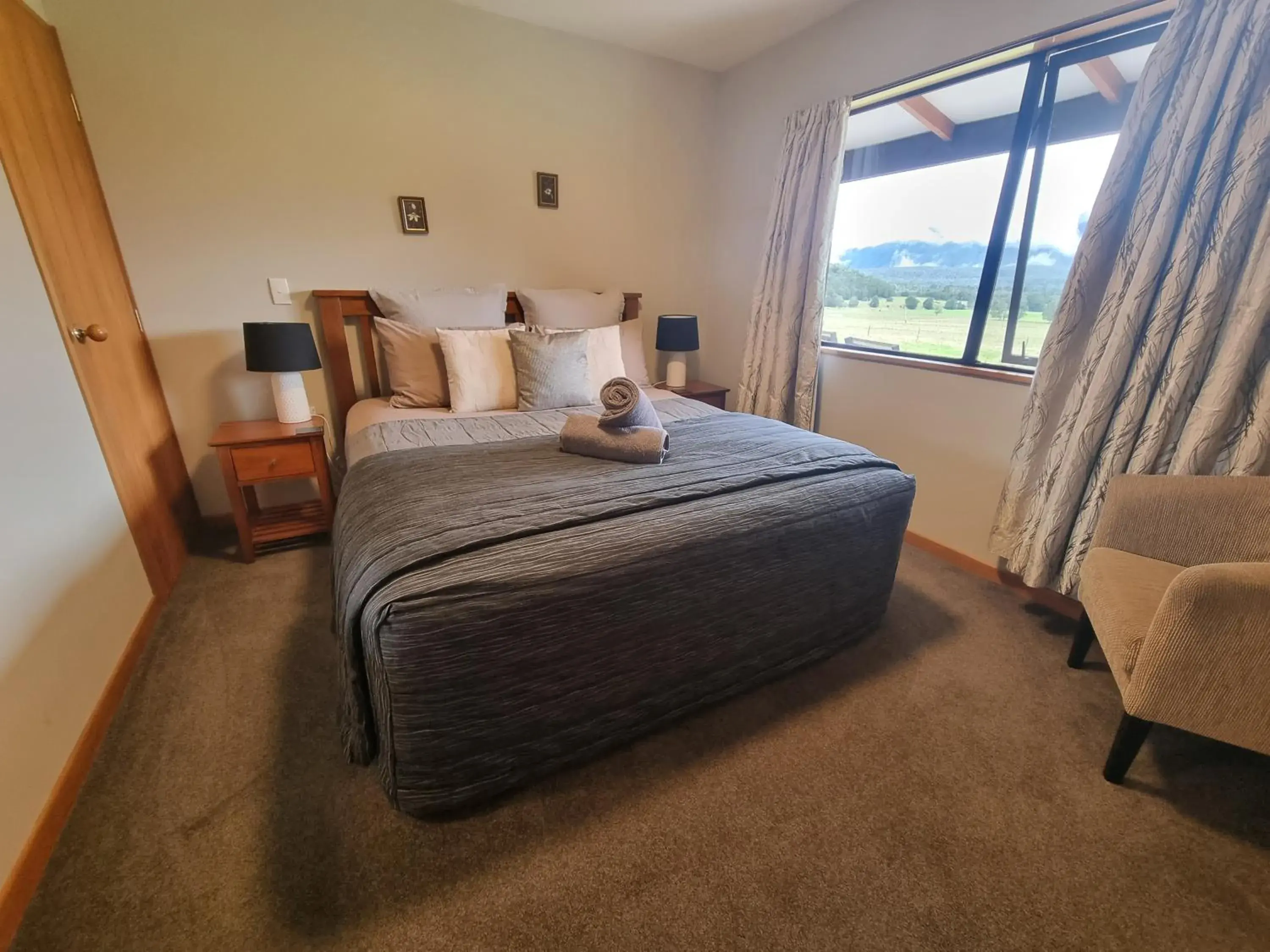 Family Room with Bathroom in Lewis Pass Motels Family Room with Bathroom in Lewis Pass Motels