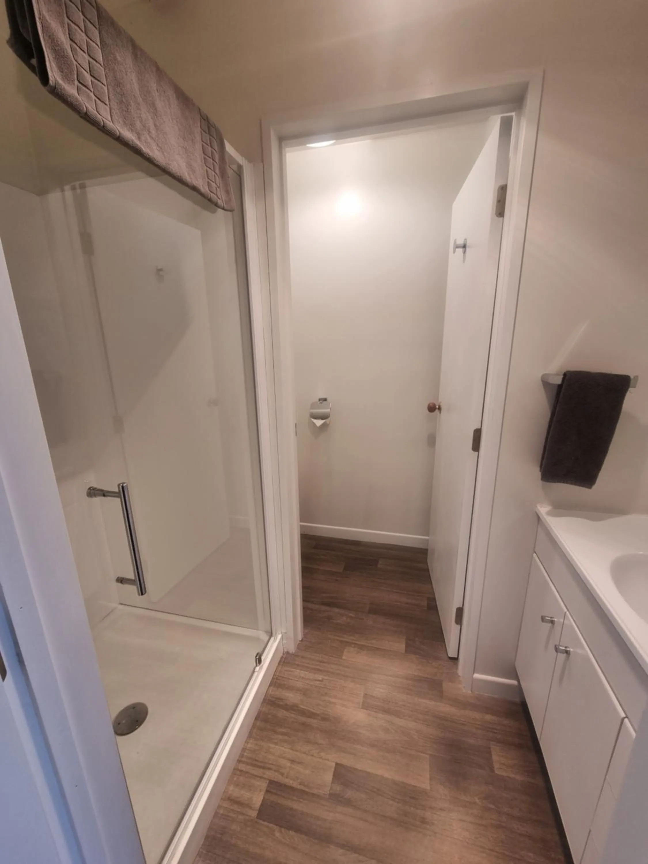 Shower in Lewis Pass Motels