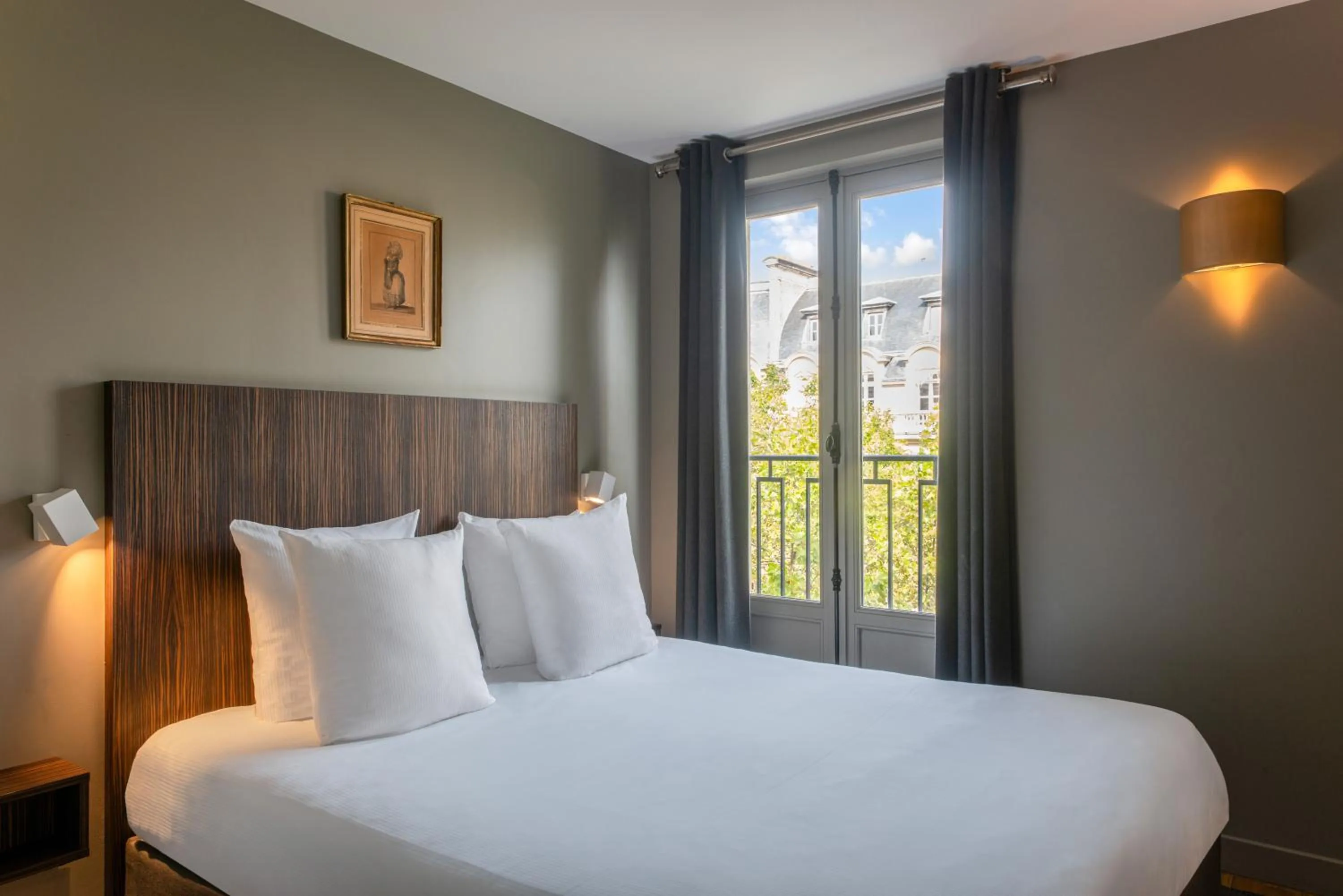 Bed in Hôtel Helzear Champs-Elysées