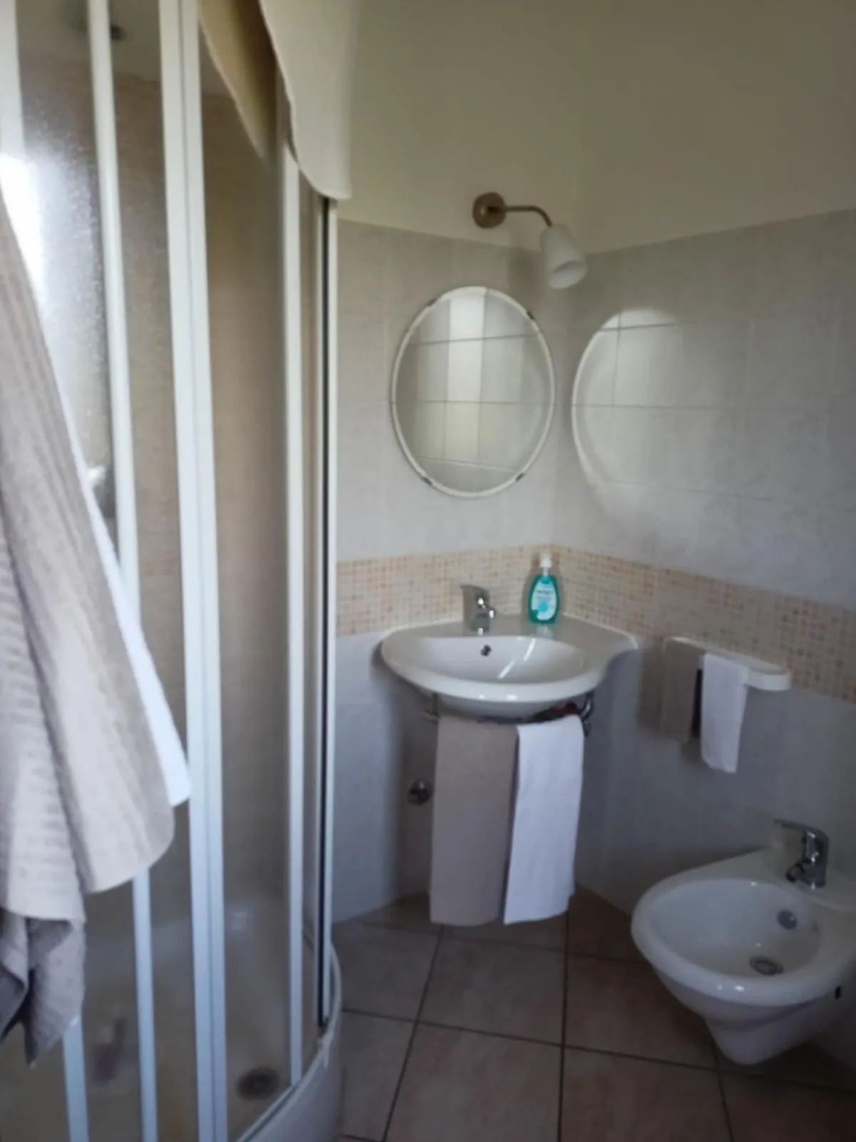 Shower in Il Faggio 17 B&B