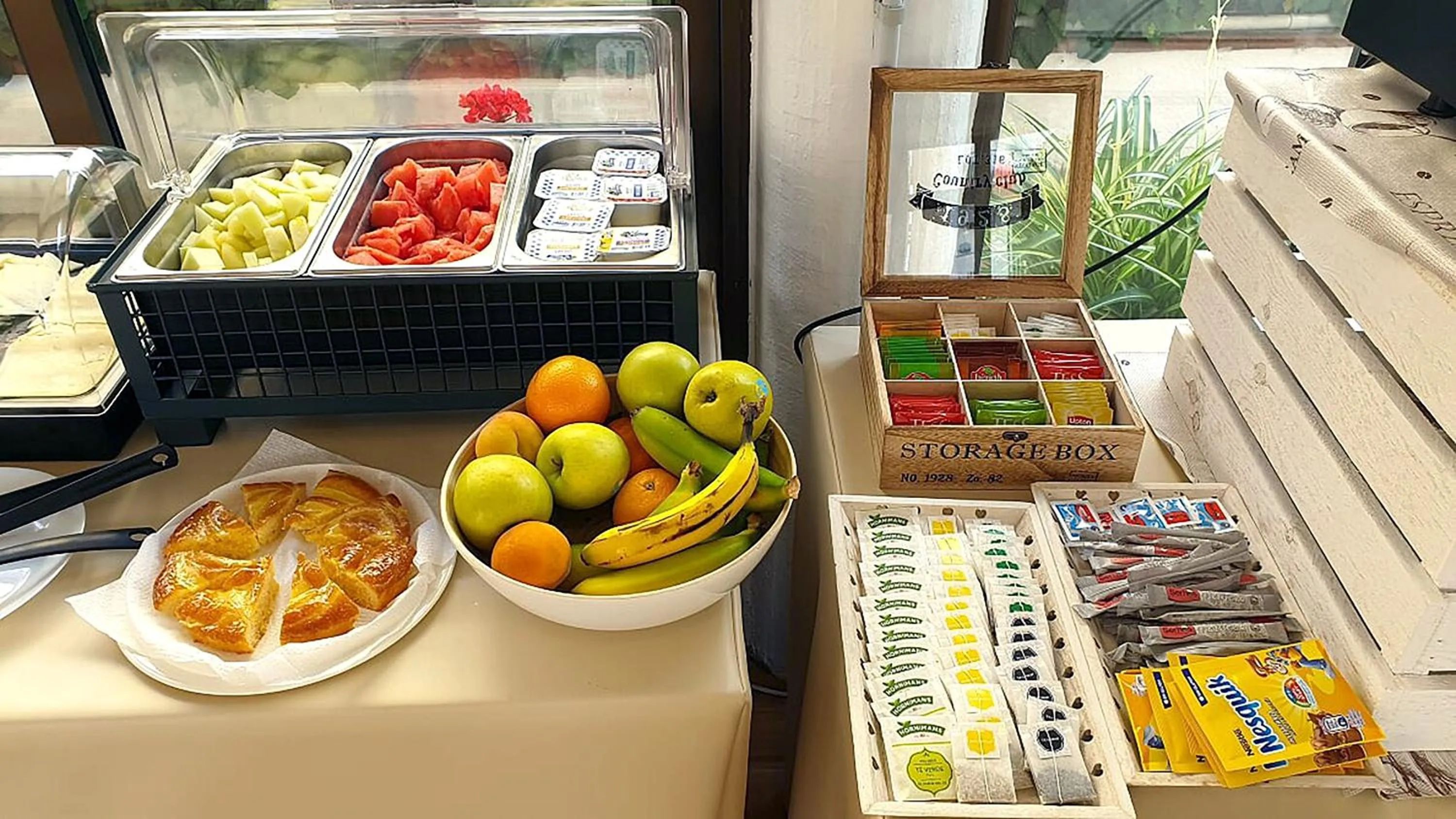 Continental breakfast in Hotel Mireia