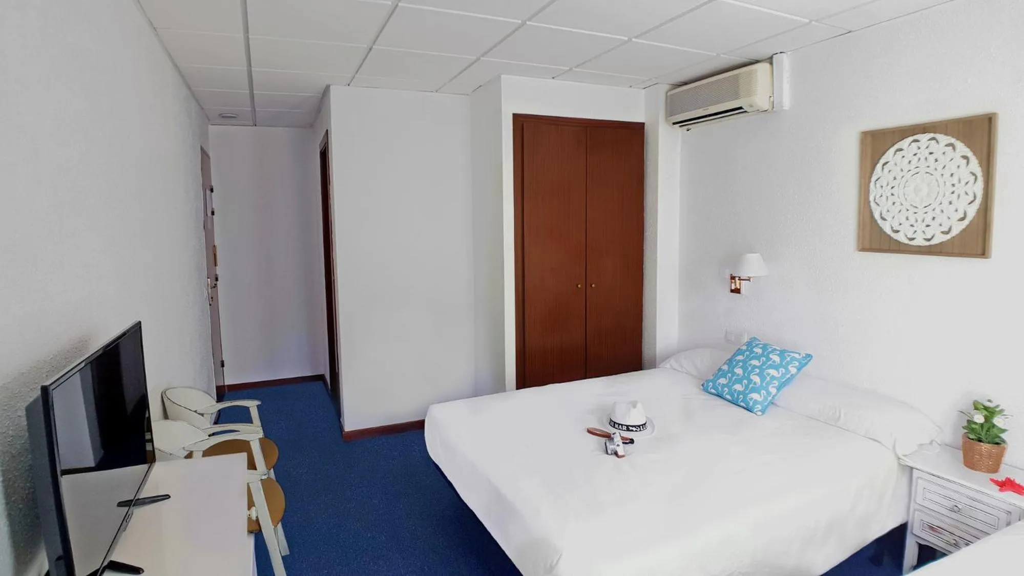 Photo of the whole room, Bed in Hotel Mireia