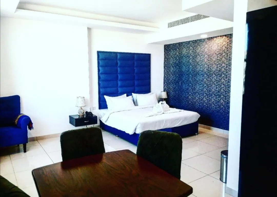 Bed in Parkside Plaza Muscat