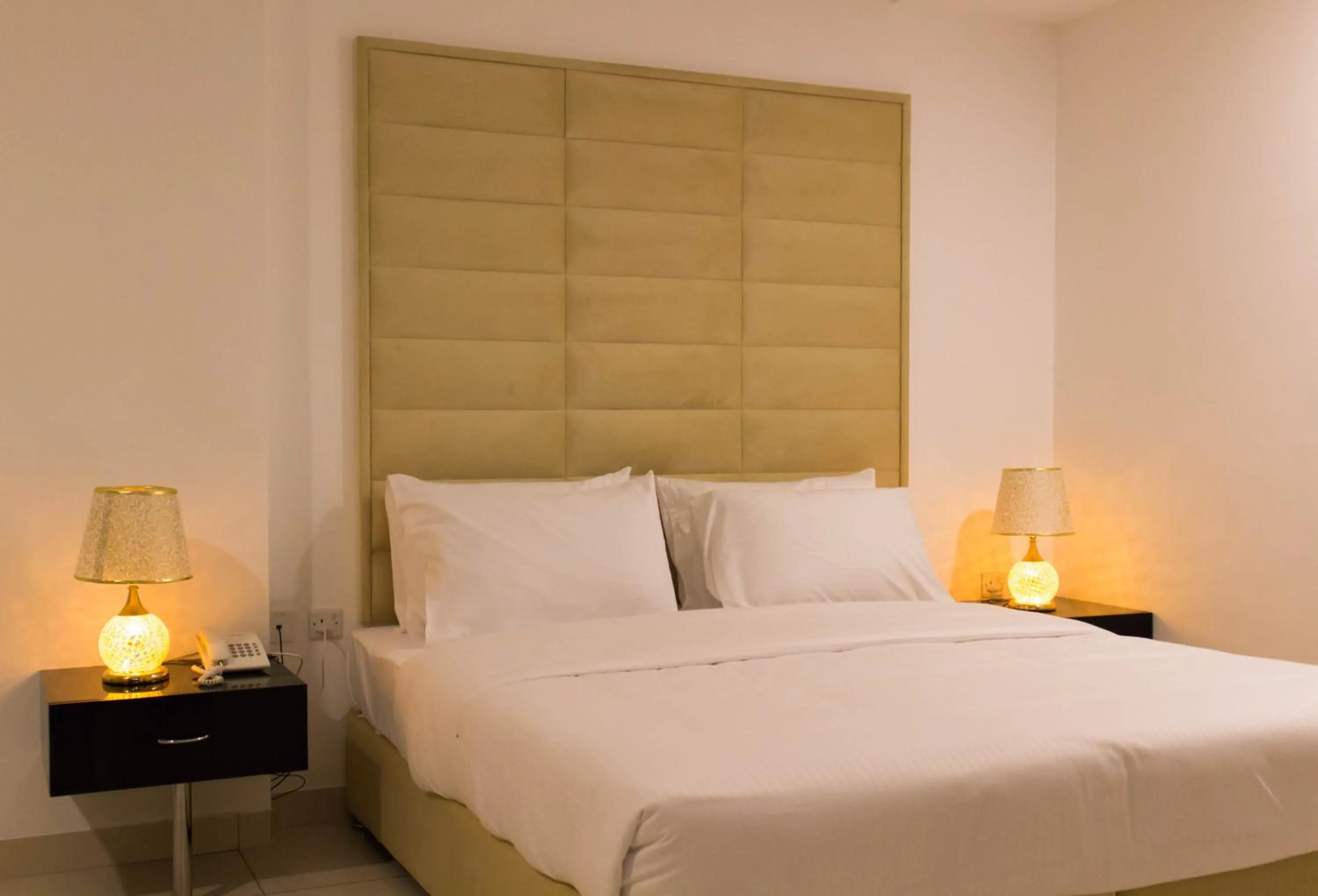 Bed in Parkside Plaza Muscat