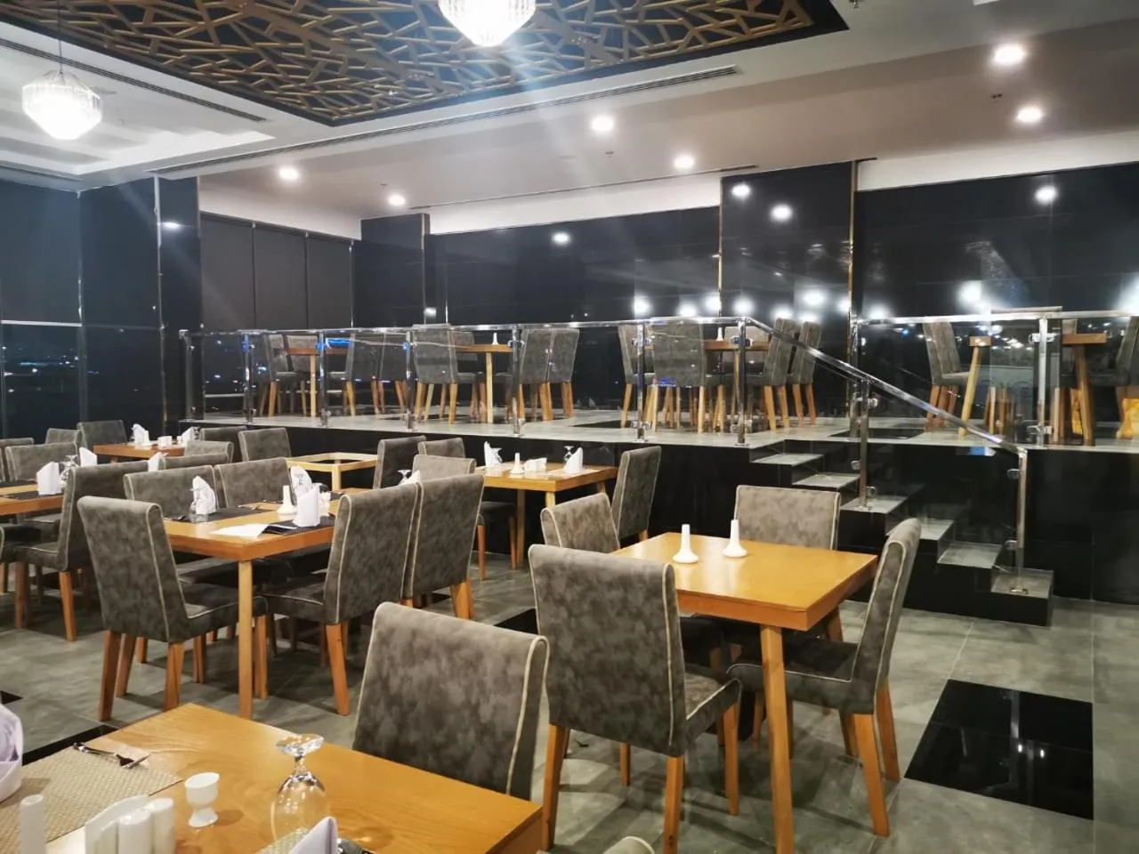 Restaurant/places to eat in Parkside Plaza Muscat