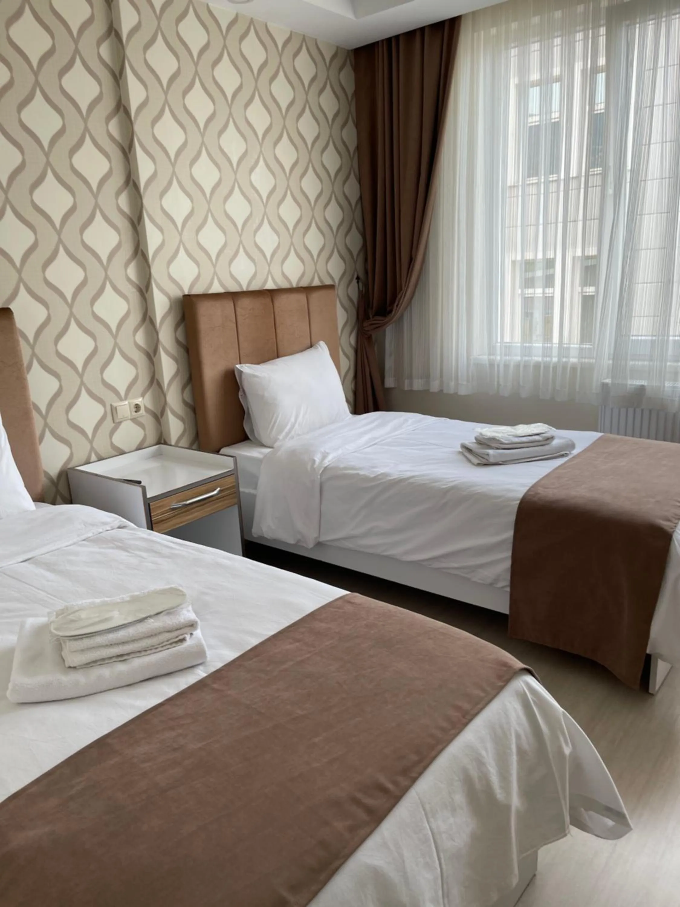 Photo of the whole room, Bed in Bursa Malkoc Hotel