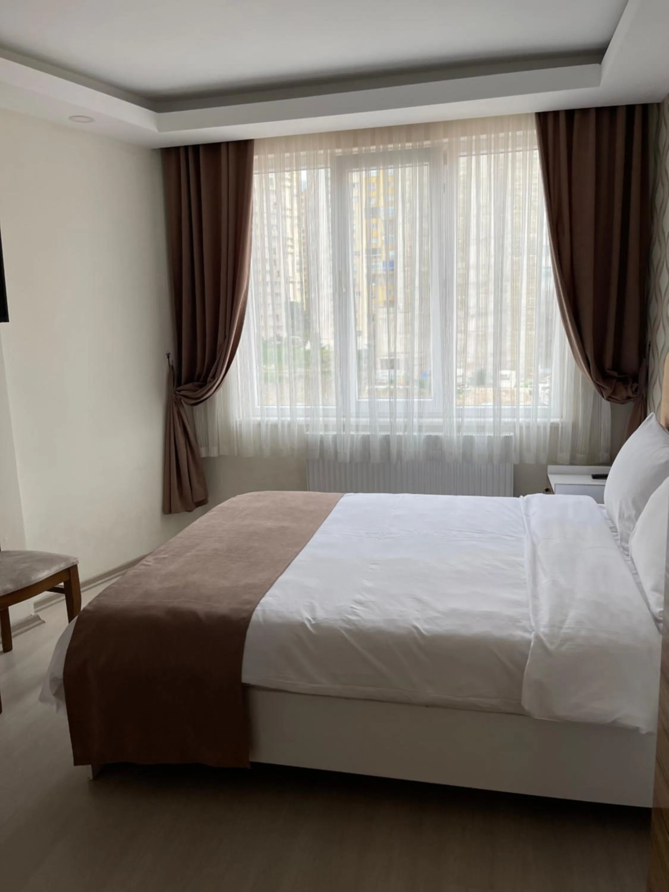 Photo of the whole room, Bed in Bursa Malkoc Hotel