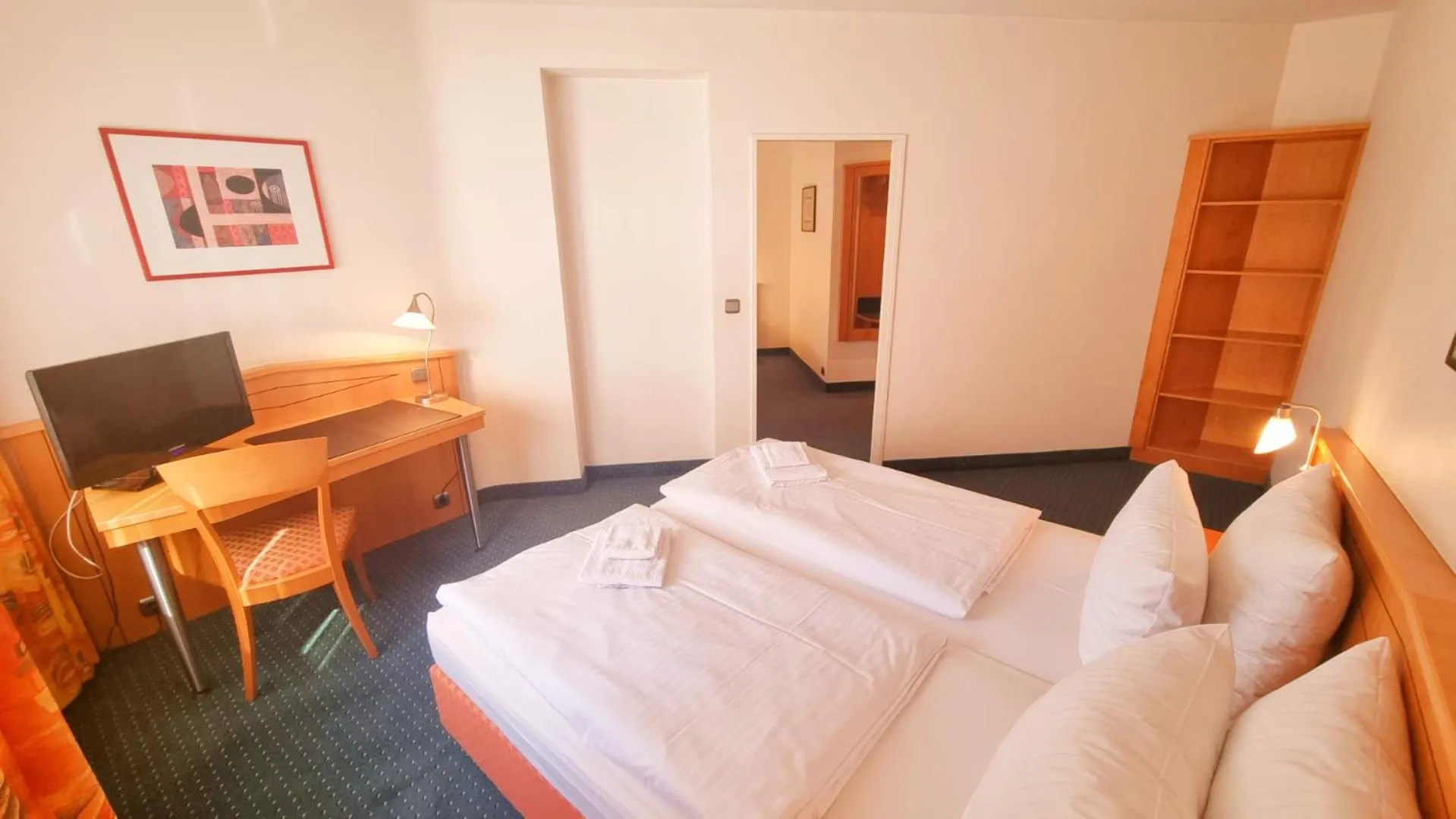 Photo of the whole room, Bed in Hotel Panorama Hamburg-Billstedt