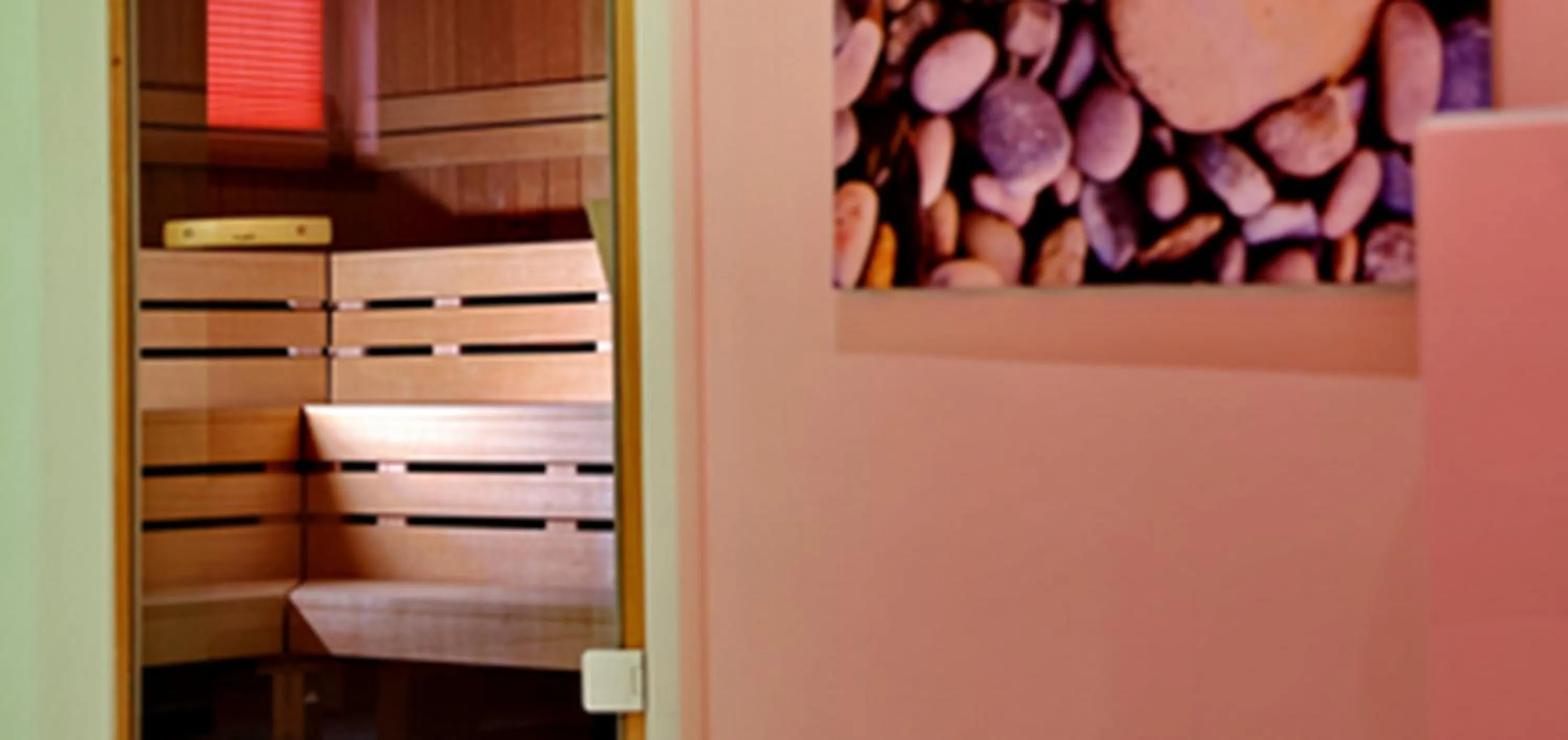 Steam room, Bed in Hotel Alarun