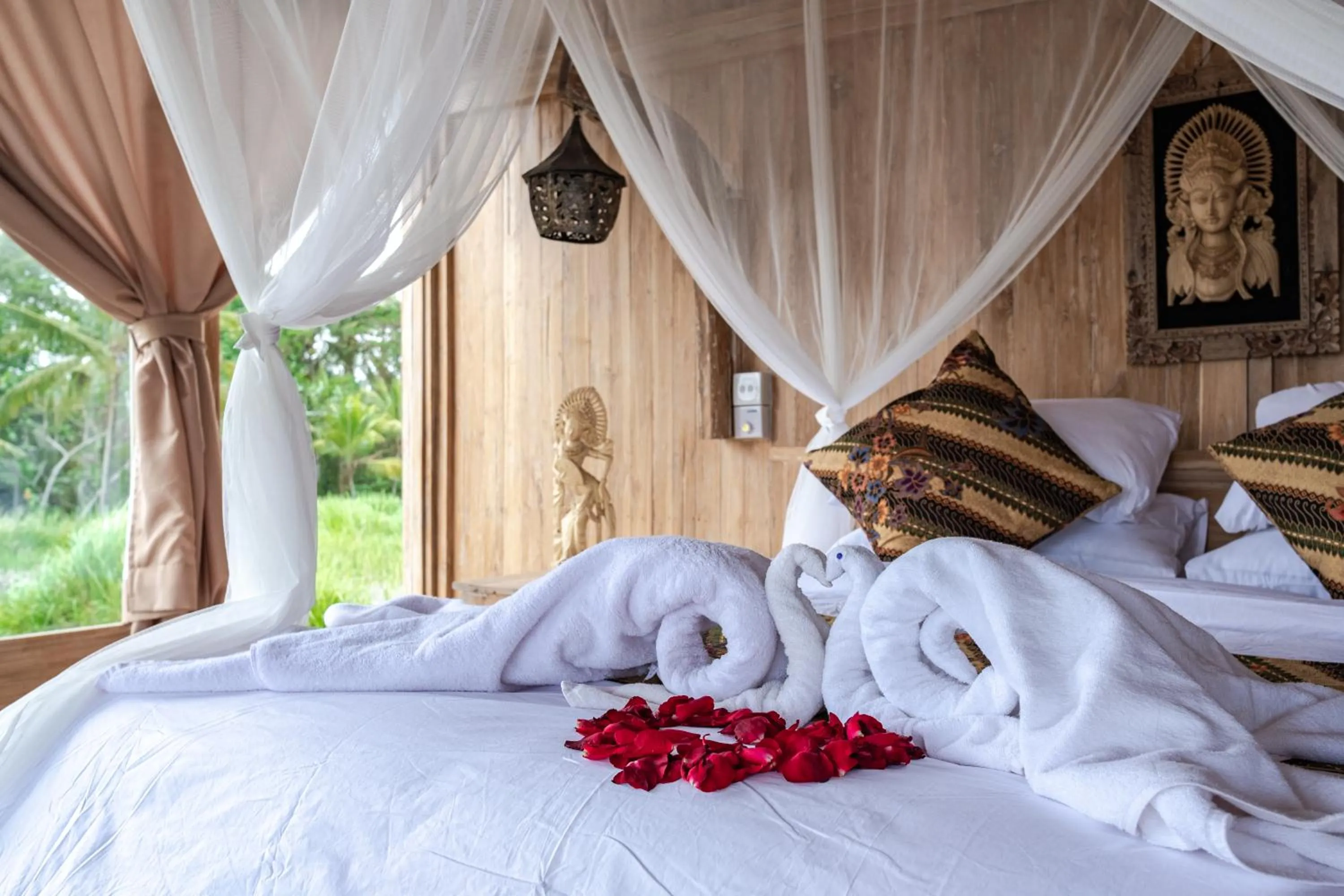 Bed in Kidem Ubud Villas