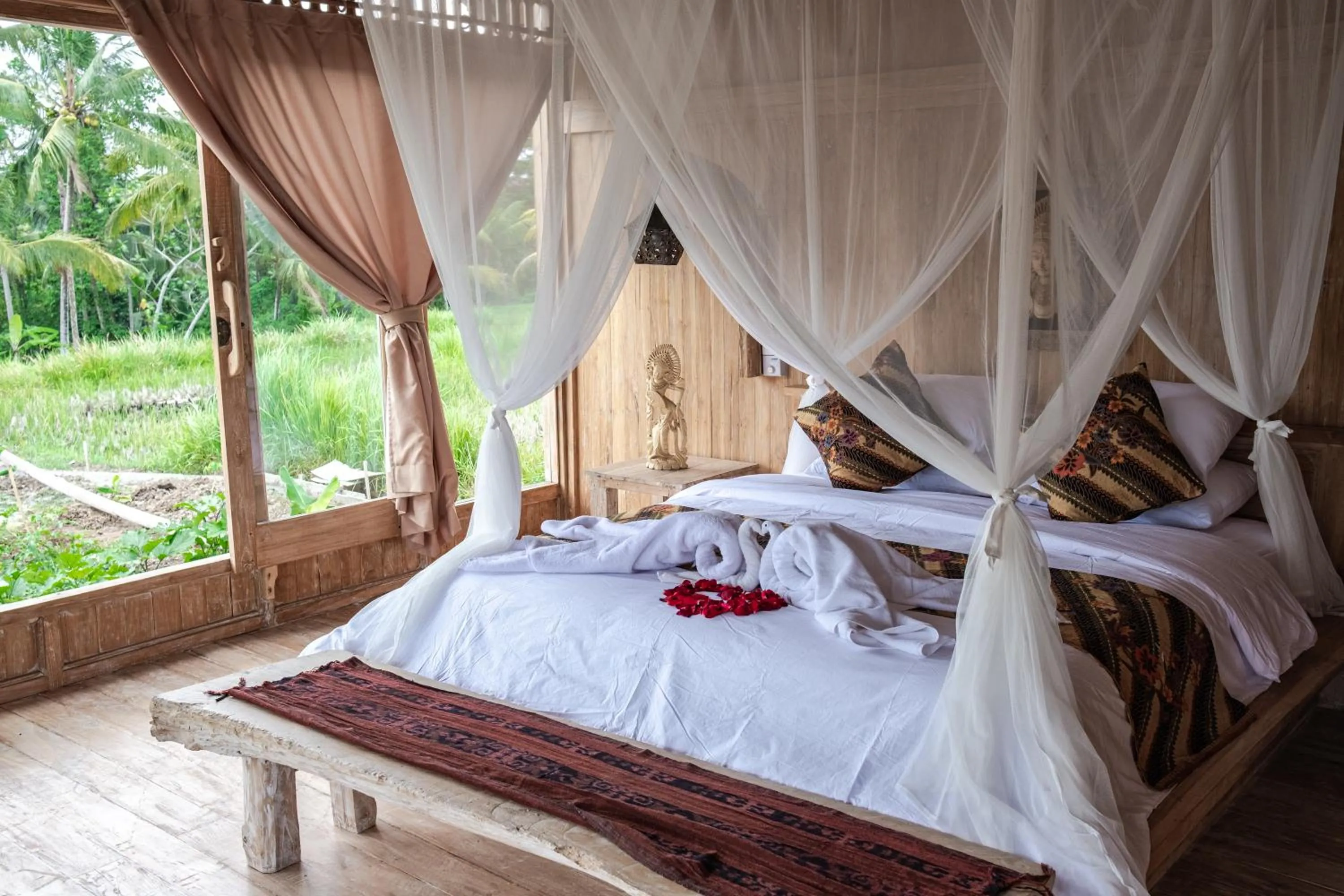 Bed in Kidem Ubud Villas