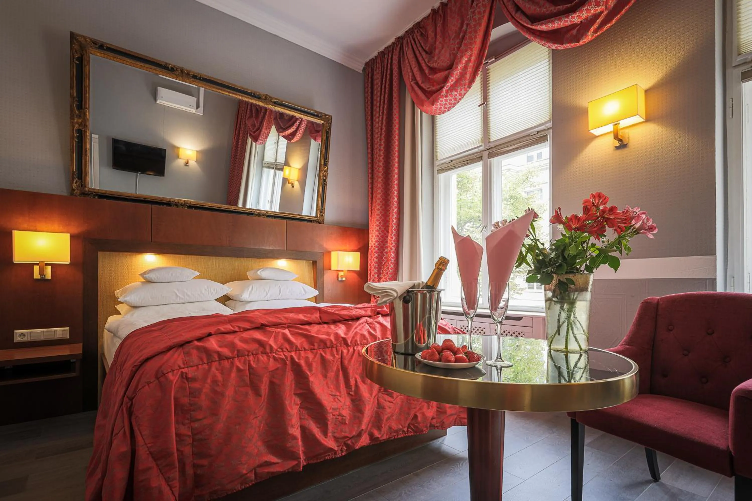 Bed in Hotel Augusta Am Kurfürstendamm