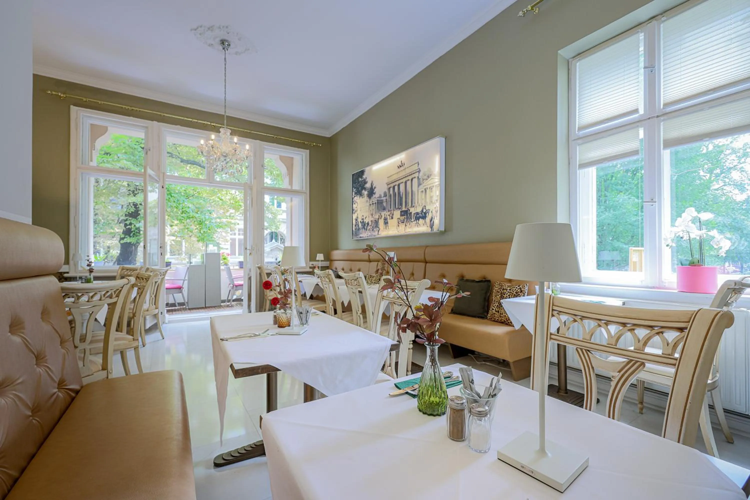 Buffet breakfast in Hotel Augusta Am Kurfürstendamm