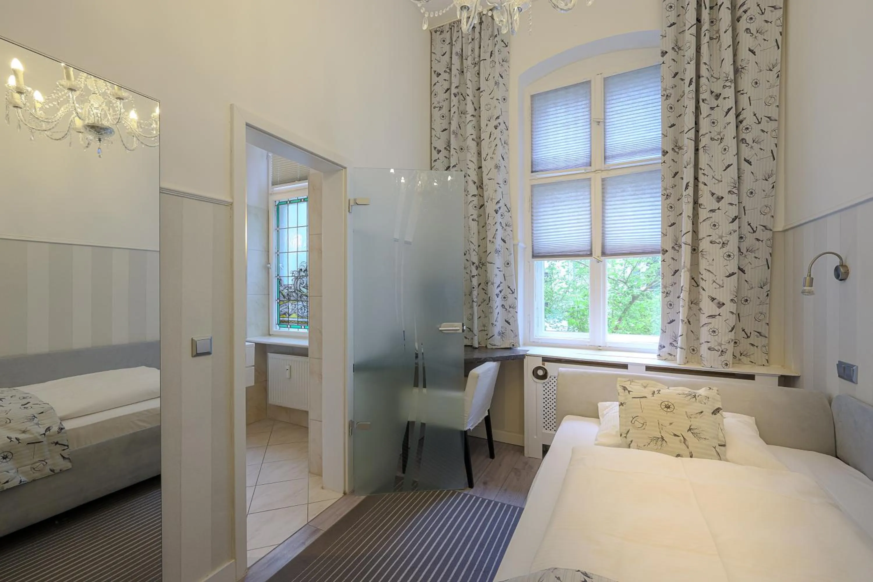 Bed in Hotel Augusta Am Kurfürstendamm