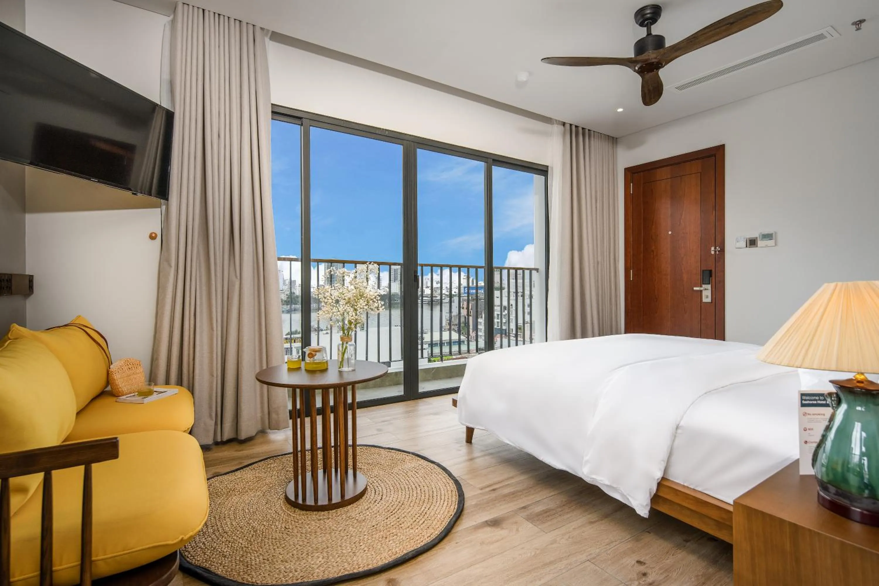 Photo of the whole room, Bed in Seahorse Tropical Da Nang Hotel by Haviland