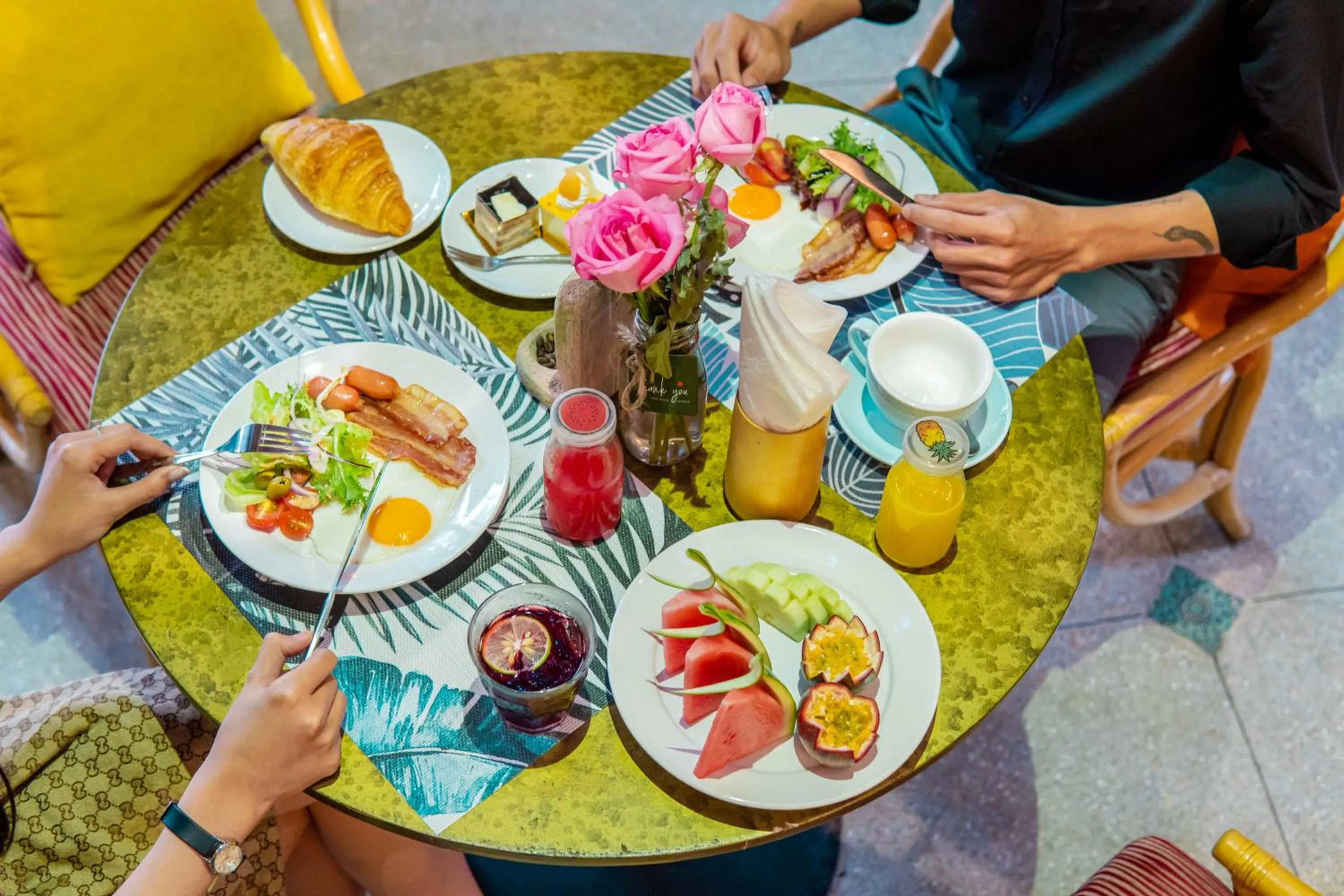 Food and drinks in Seahorse Tropical Da Nang Hotel by Haviland