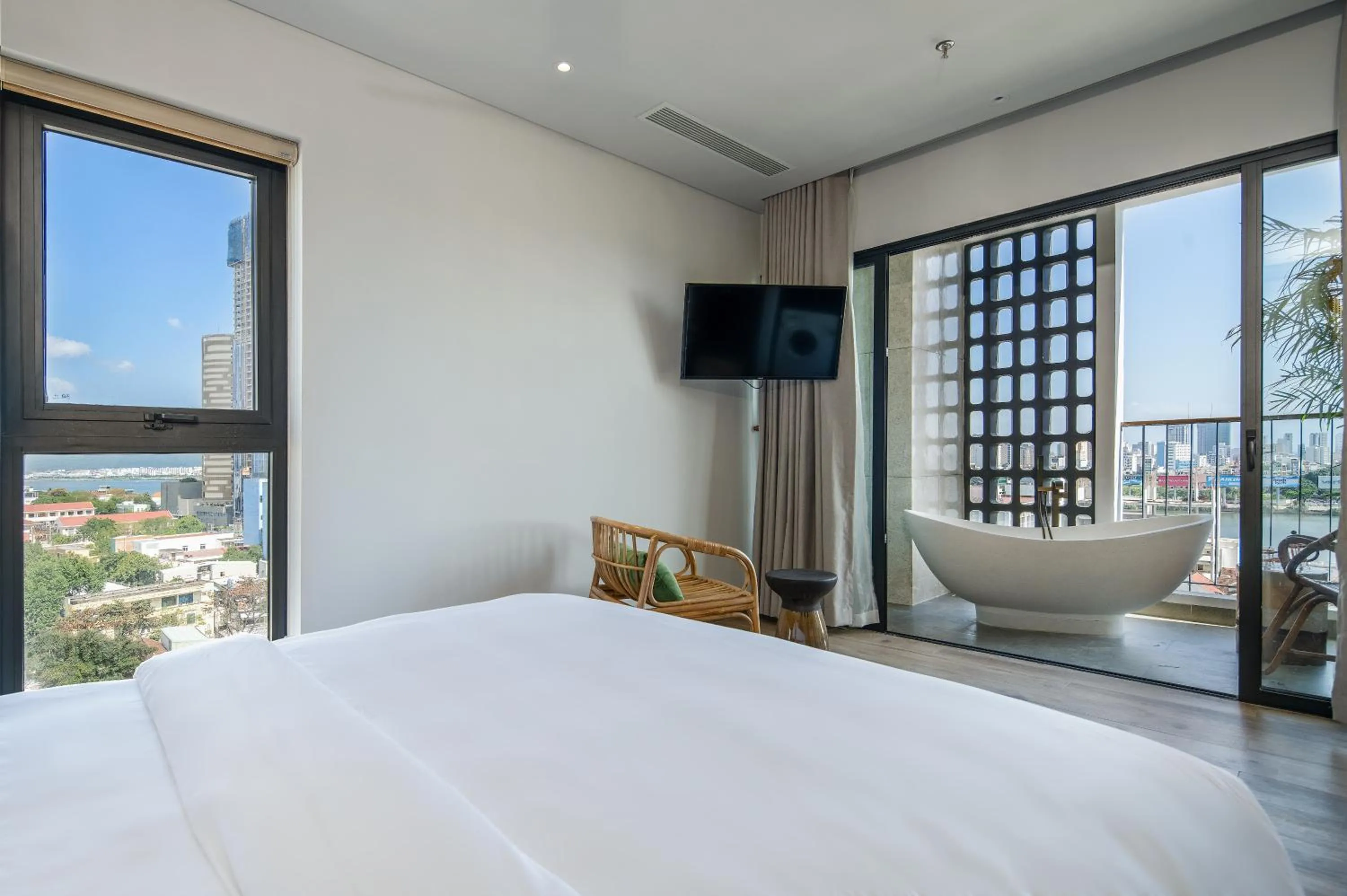 TV and multimedia, Bed in Seahorse Tropical Da Nang Hotel by Haviland