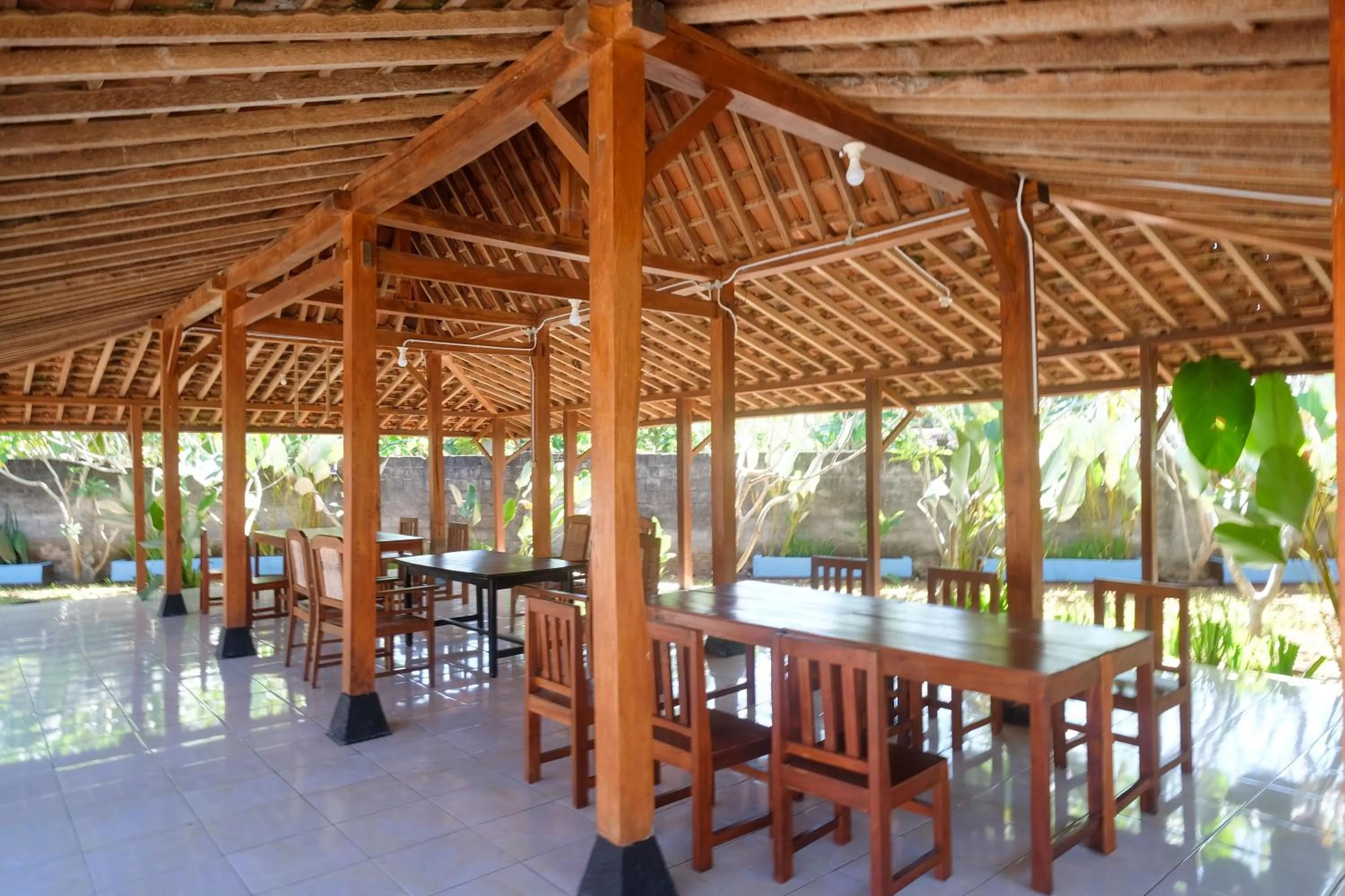 Property building, Restaurant/Places to Eat in RedDoorz Syariah near Alun Alun Wonosari