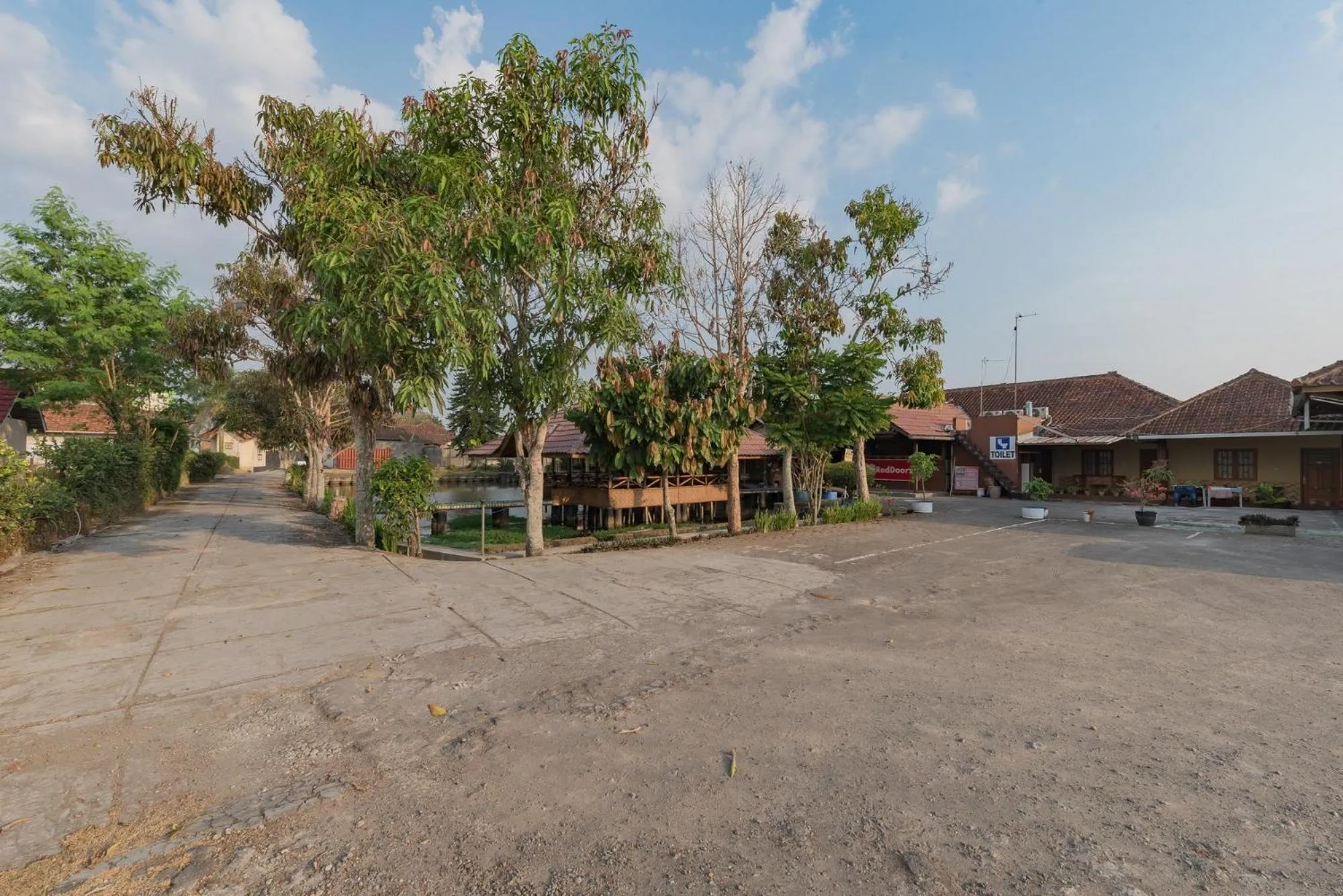 Property building in RedDoorz Syariah at Bumi Eyang Enin Homestay Tasikmalaya