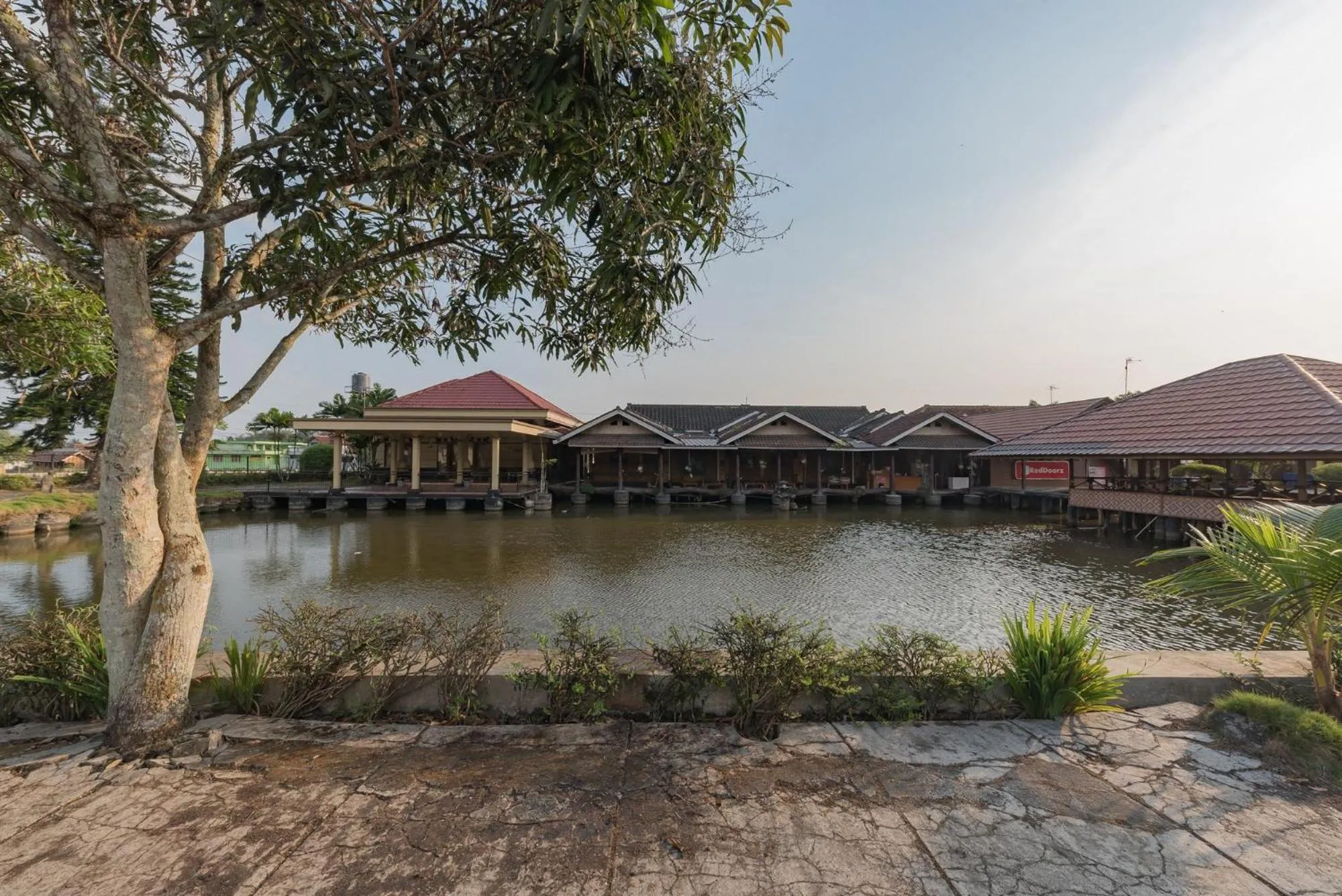 Property building in RedDoorz Syariah at Bumi Eyang Enin Homestay Tasikmalaya