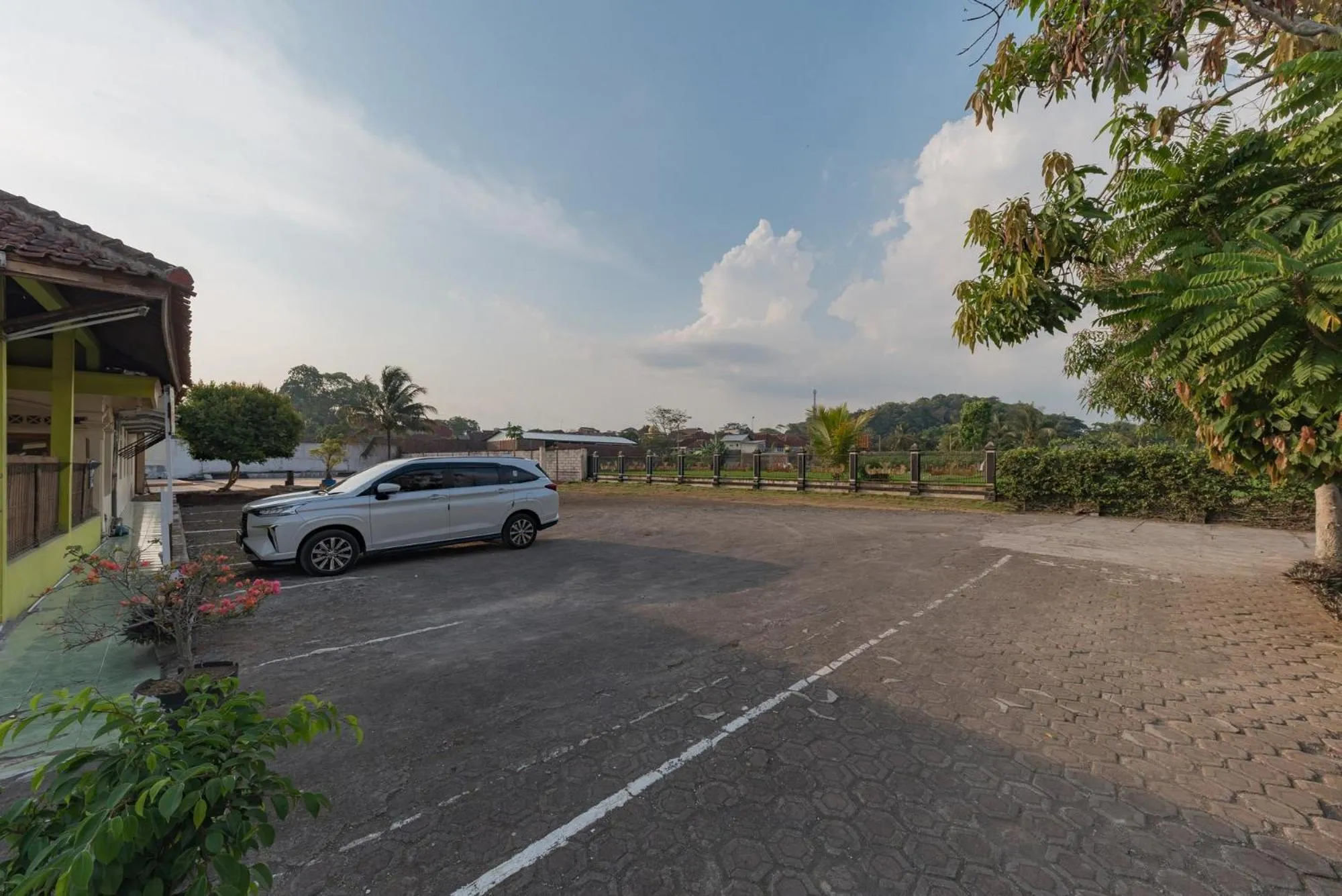 Parking in RedDoorz Syariah at Bumi Eyang Enin Homestay Tasikmalaya