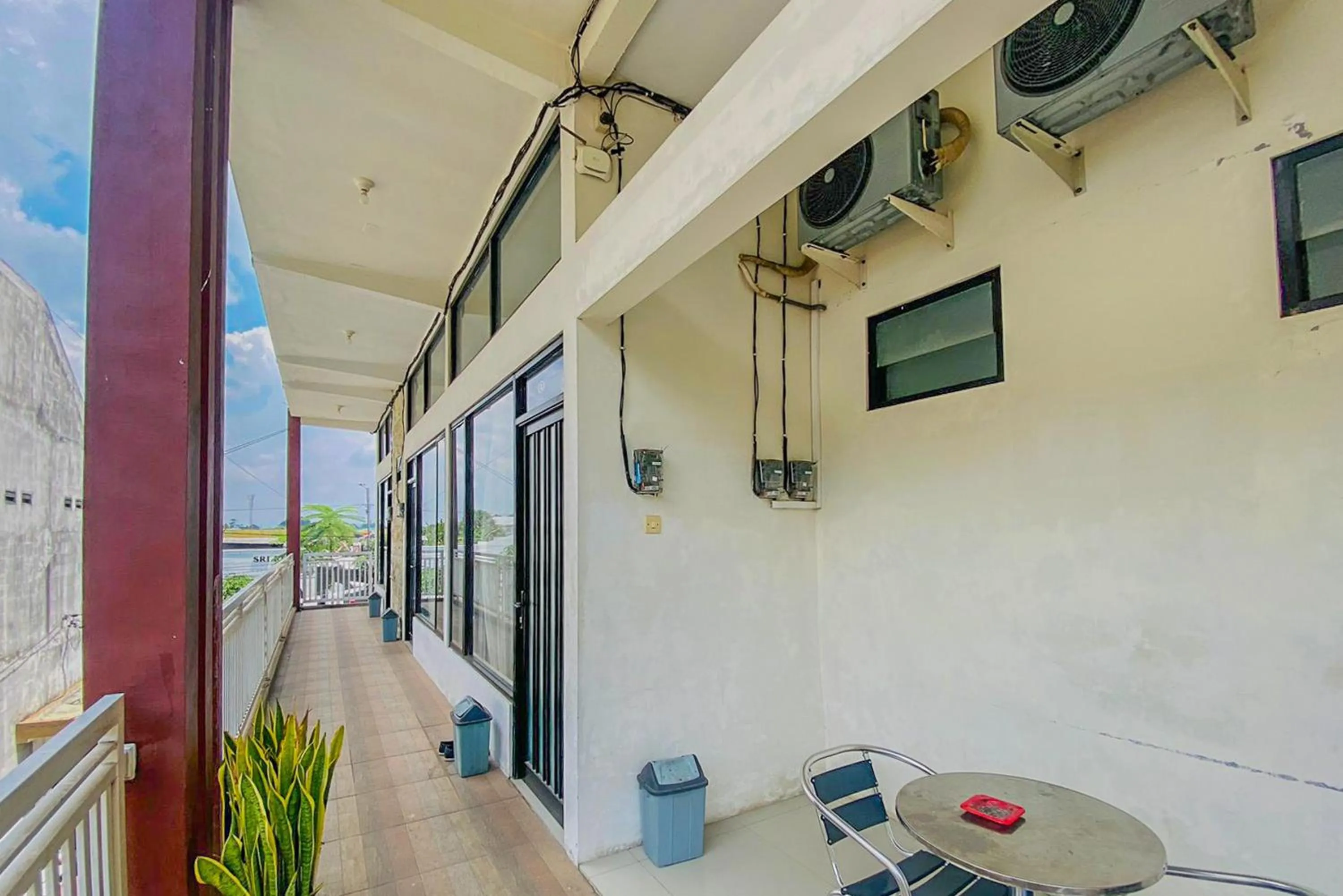 Balcony/Terrace in OYO 2798 Semeru Residence Syariah