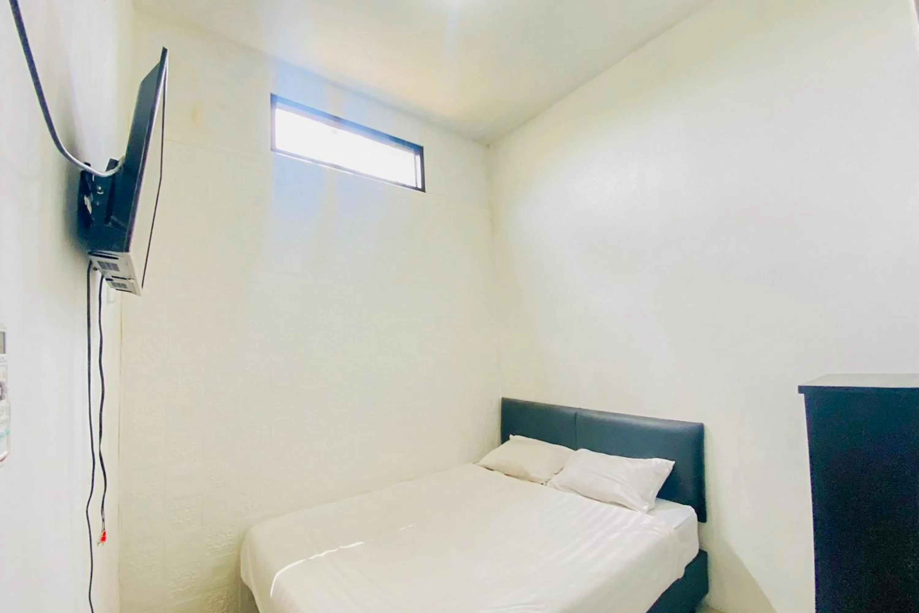 RedDoorz Syariah near Universitas Muhammadiyah Jember