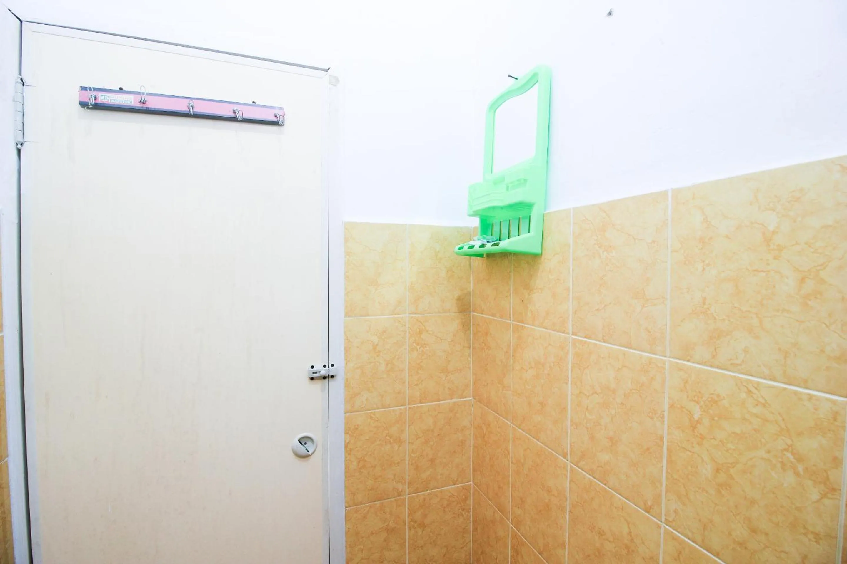 Bathroom in RedDoorz at Karangploso 2