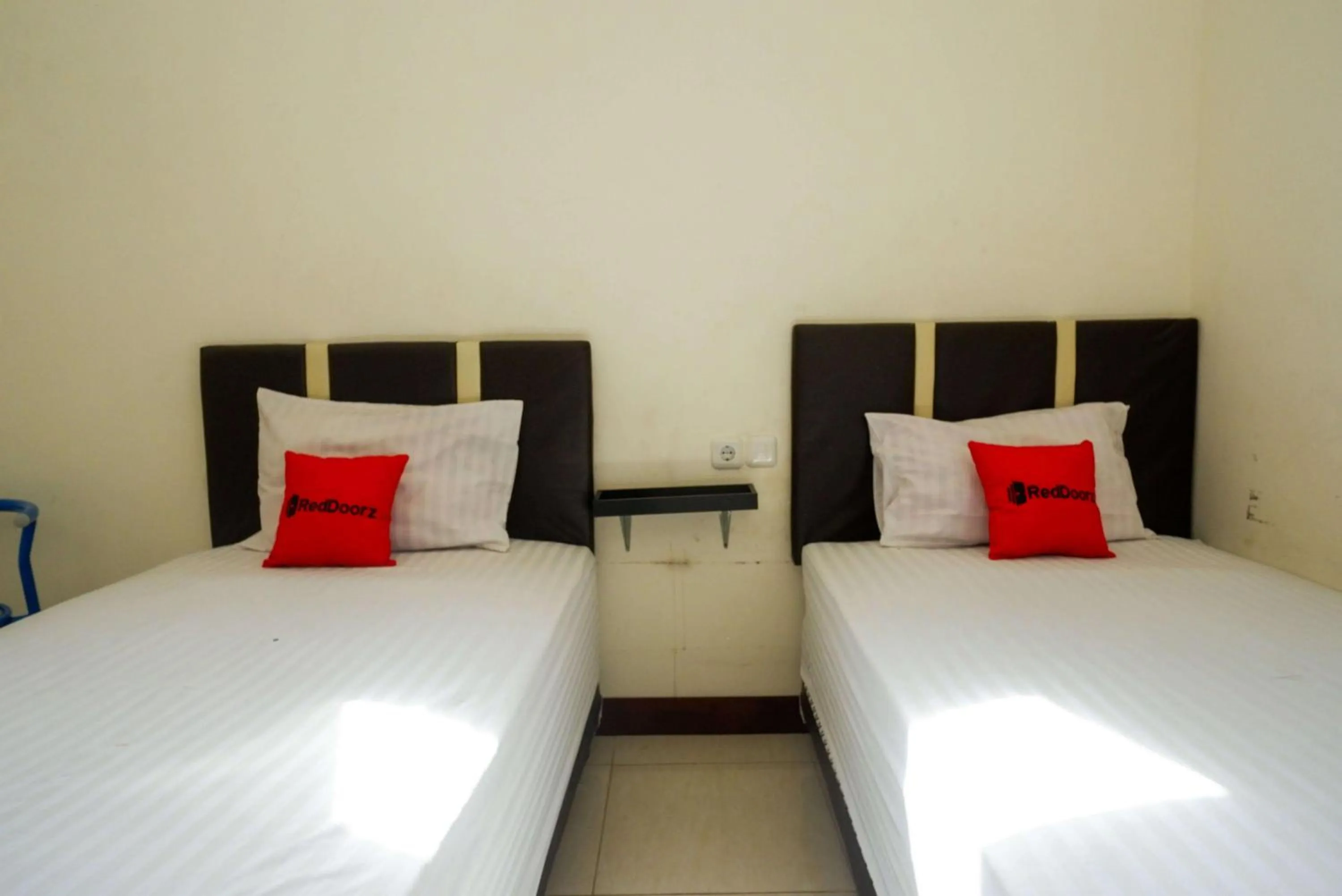 Bedroom, Bed in RedDoorz at Karangploso 2